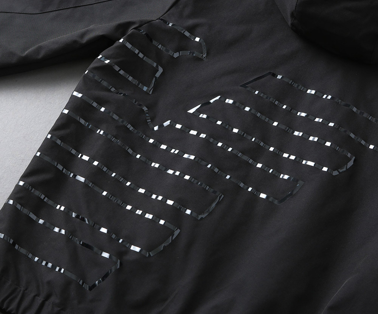 Hoodies & Sweatshirts