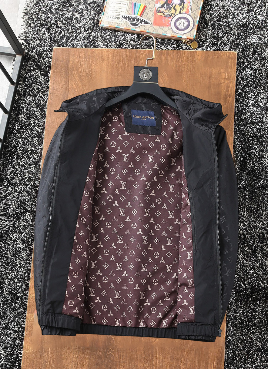 Hoodies & Sweatshirts