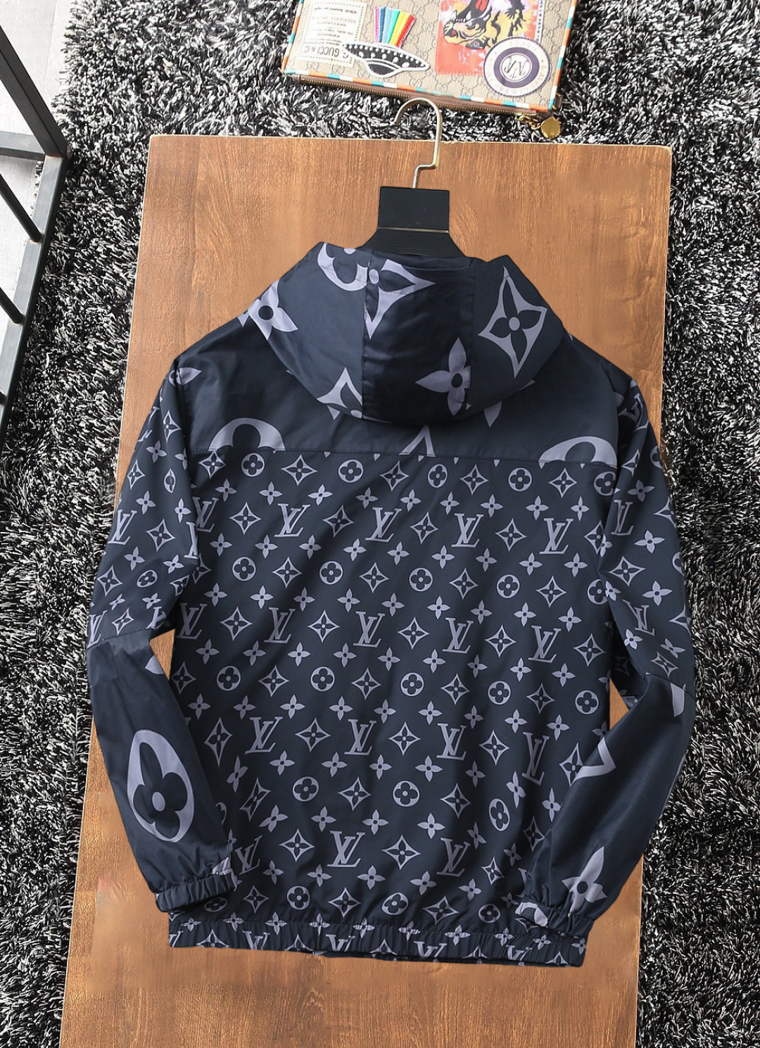 Hoodies & Sweatshirts