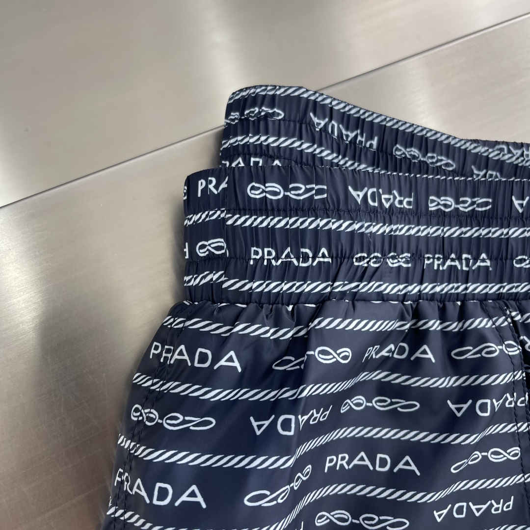 Hoodies & Sweatshirts