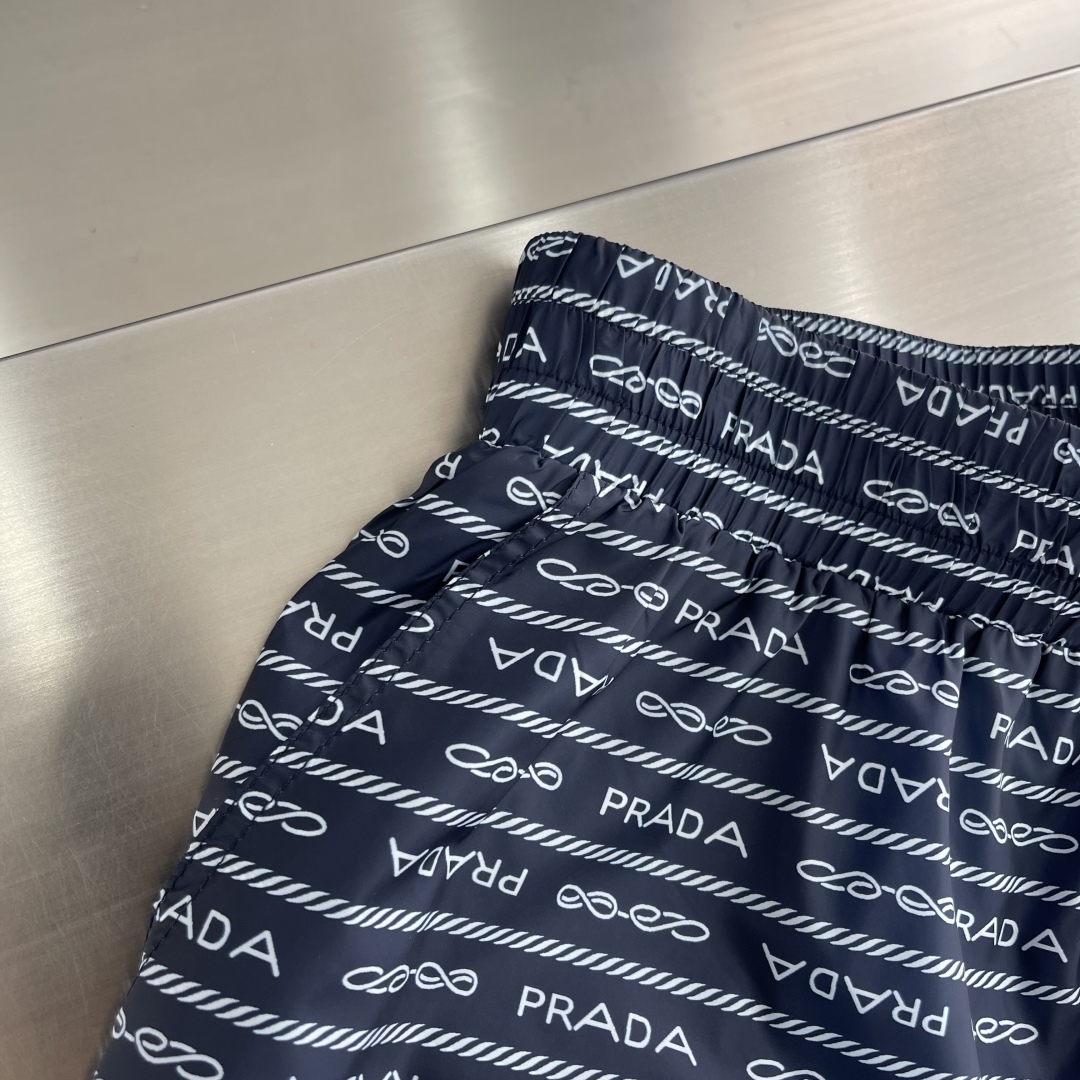 Hoodies & Sweatshirts