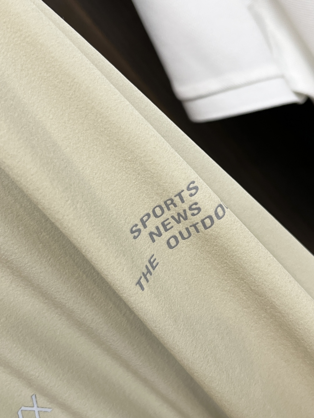 Hoodies & Sweatshirts