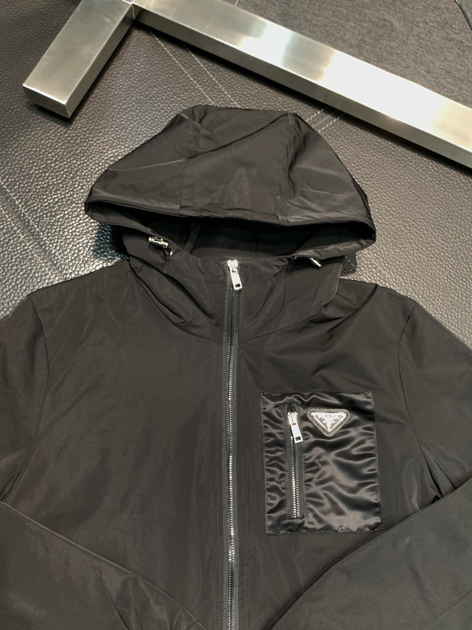 Hoodies & Sweatshirts