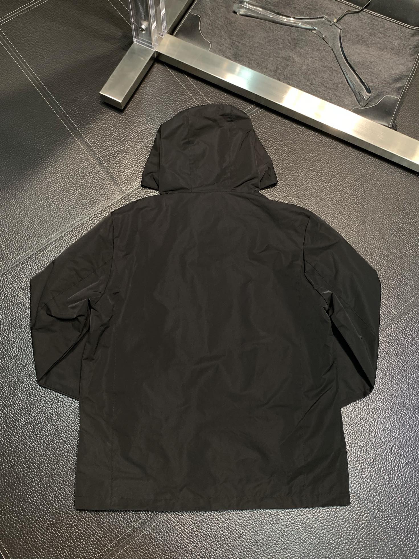 Hoodies & Sweatshirts