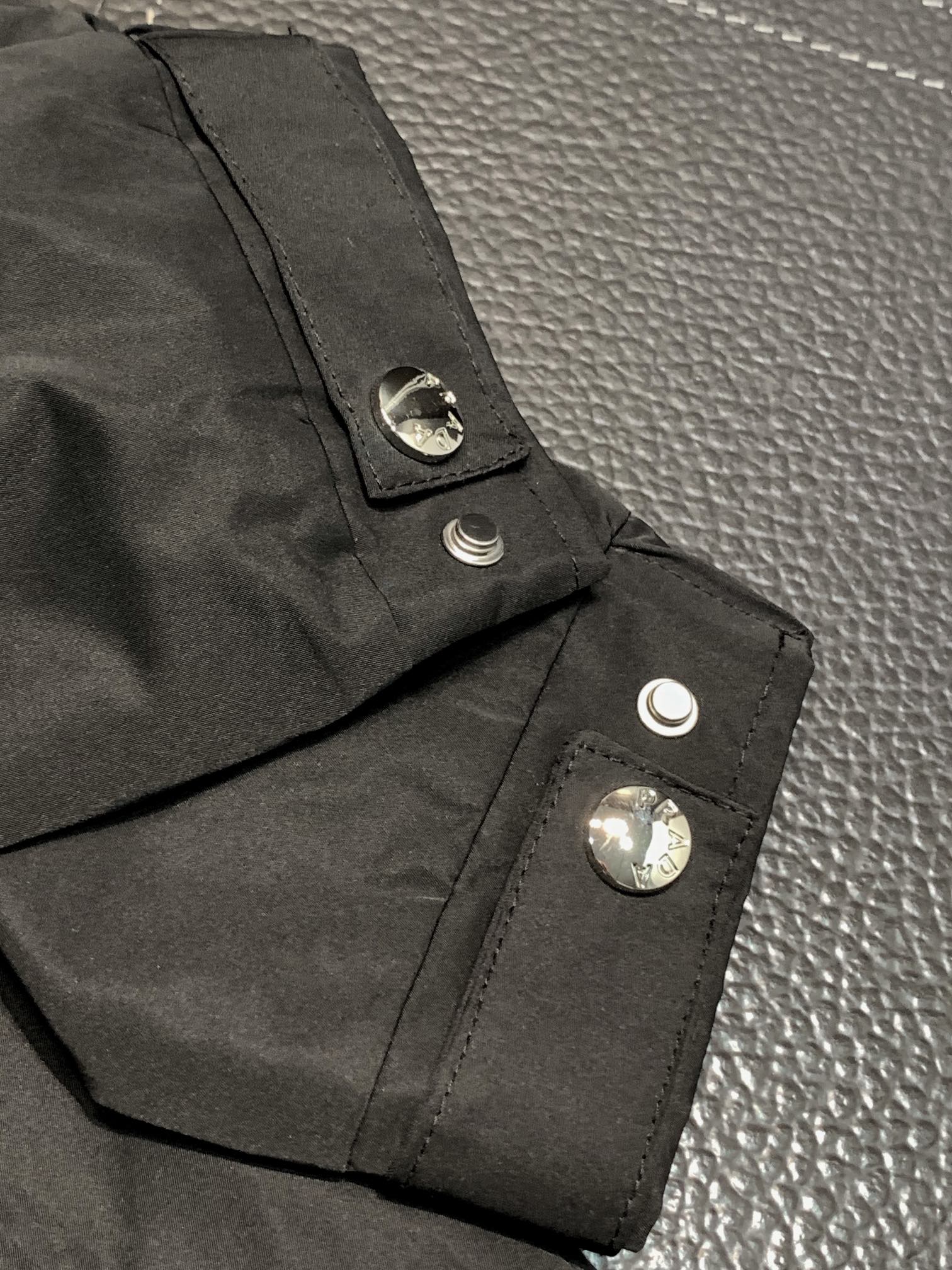 Hoodies & Sweatshirts