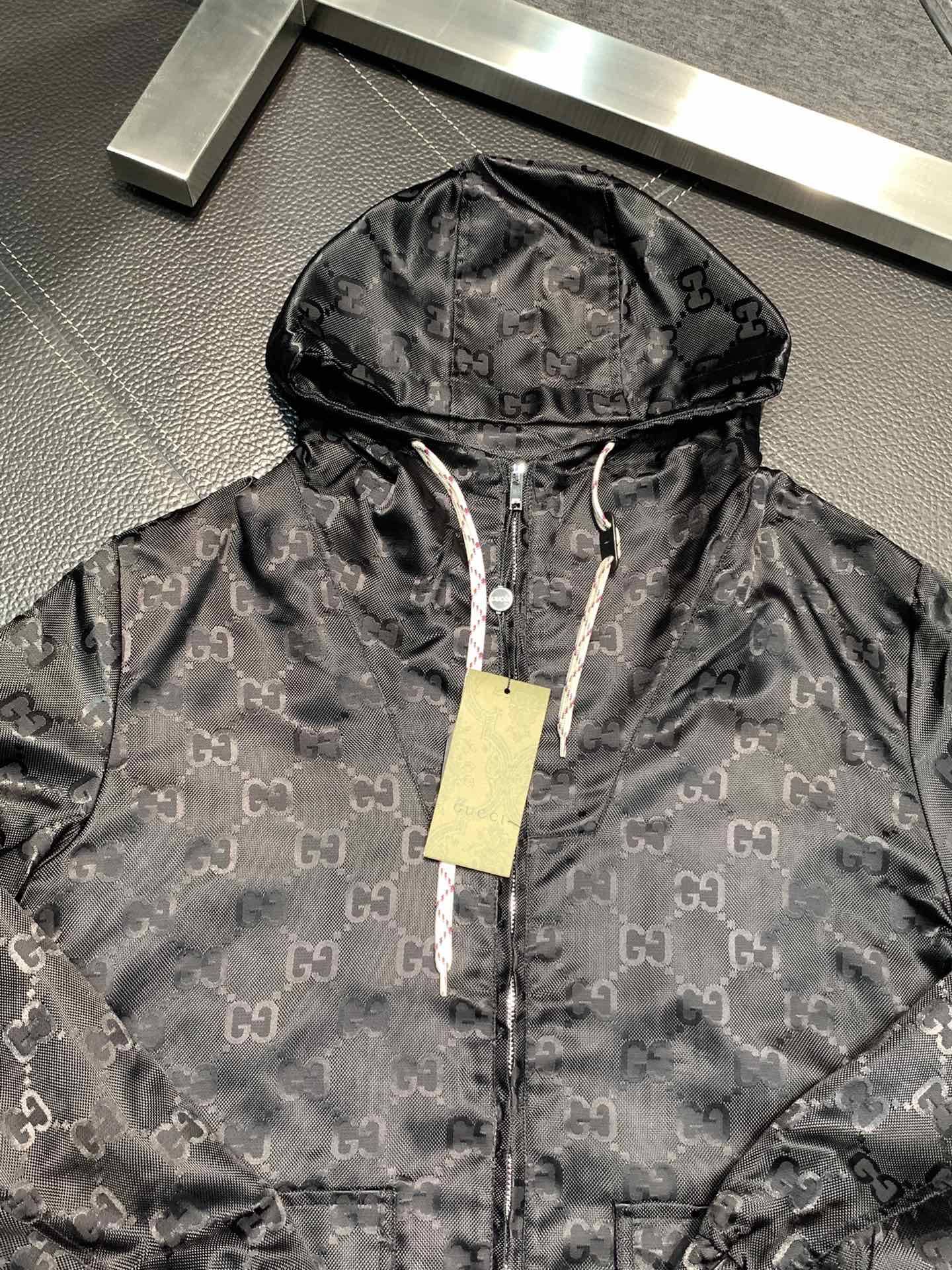 Hoodies & Sweatshirts