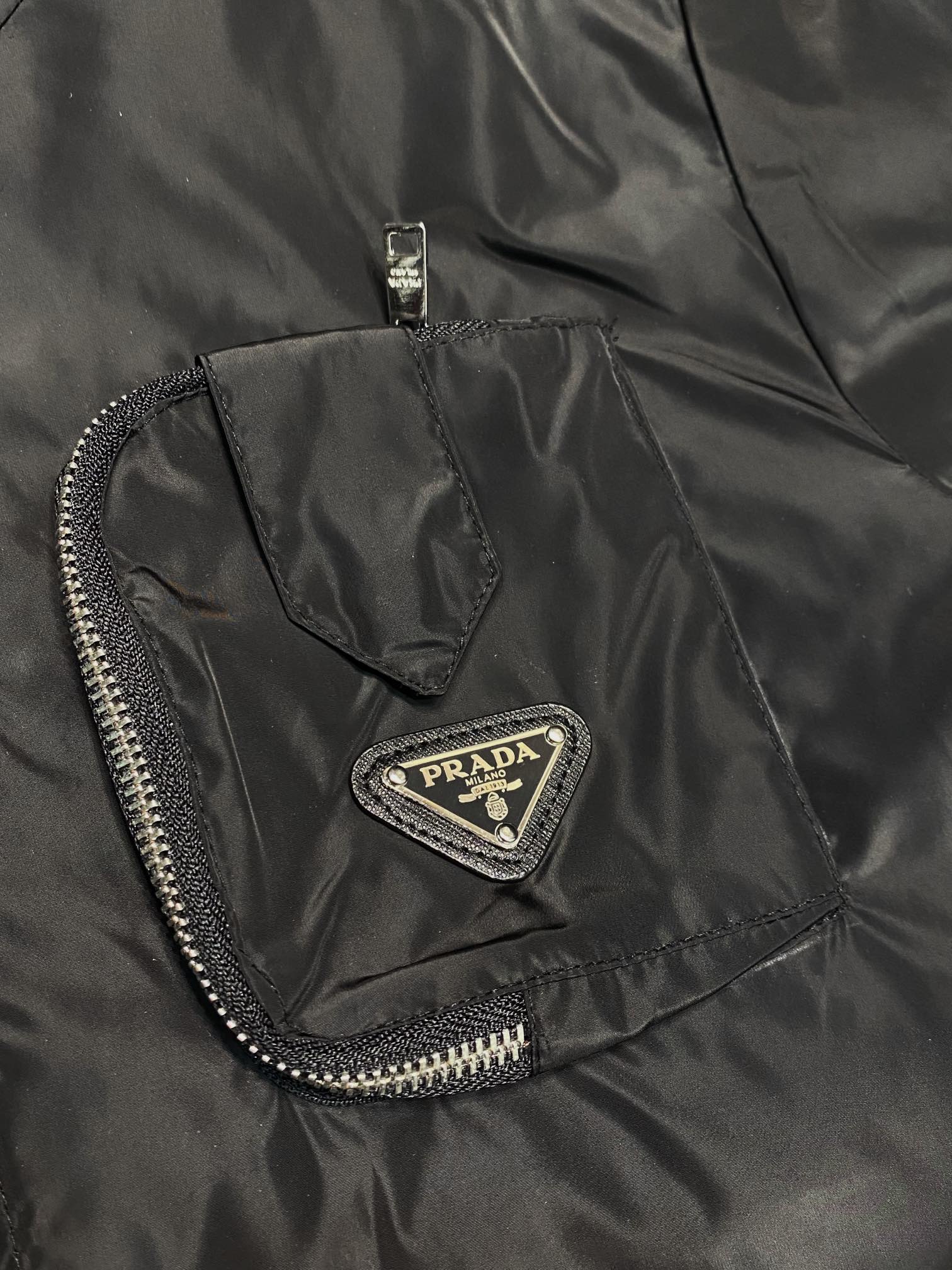 Hoodies & Sweatshirts