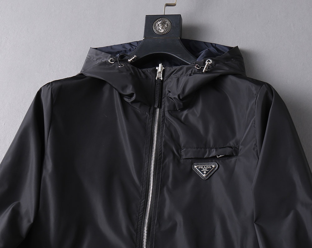 Hoodies & Sweatshirts