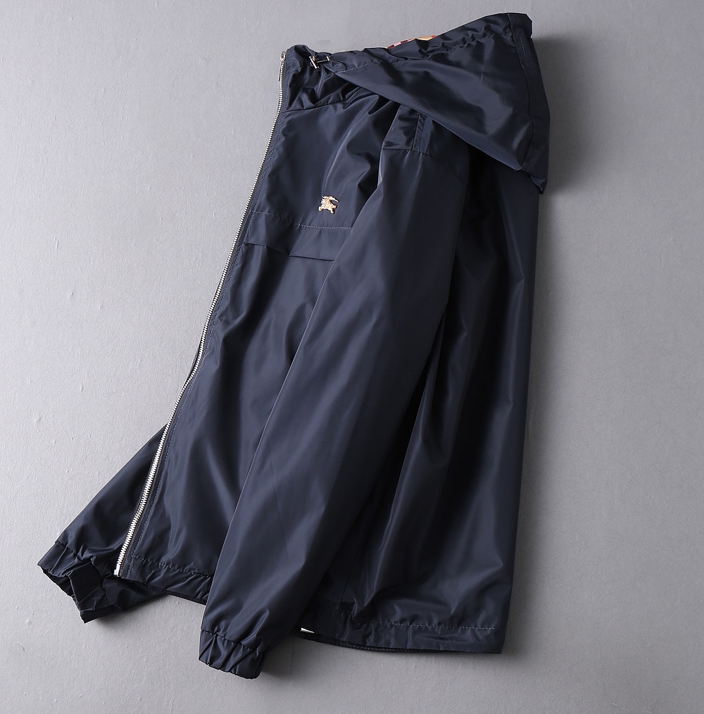 Hoodies & Sweatshirts