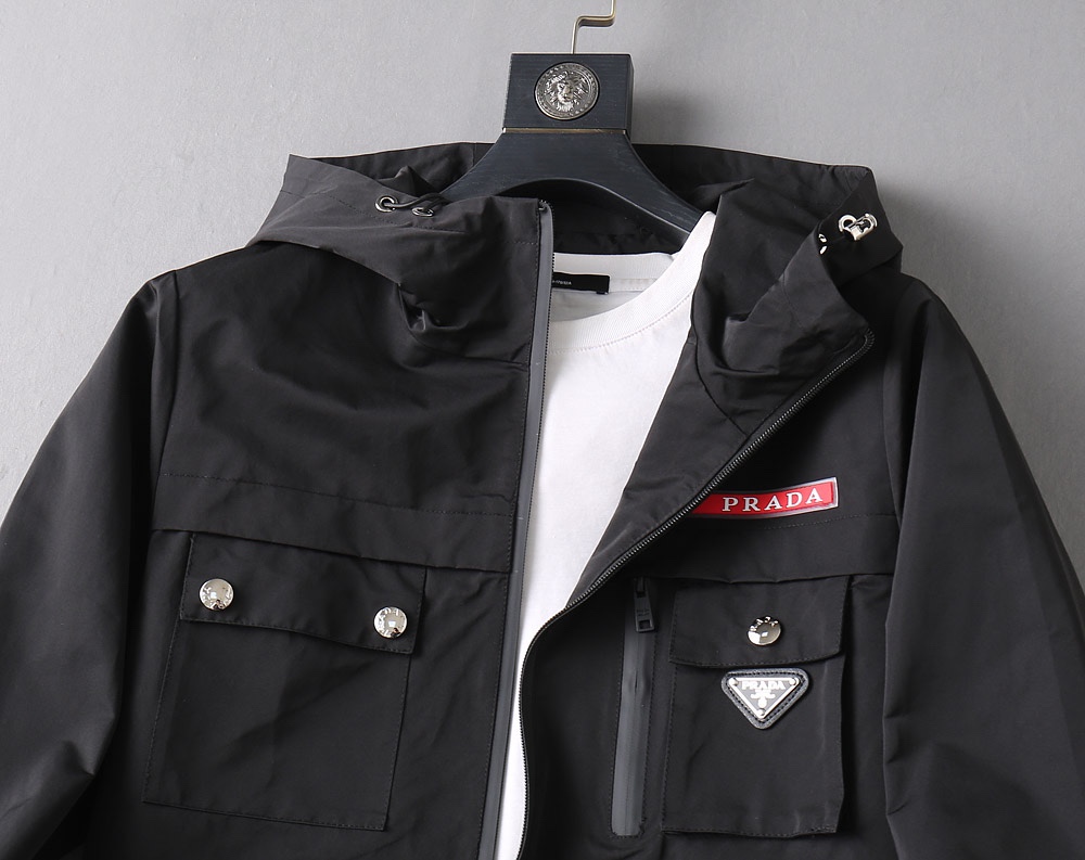 Hoodies & Sweatshirts