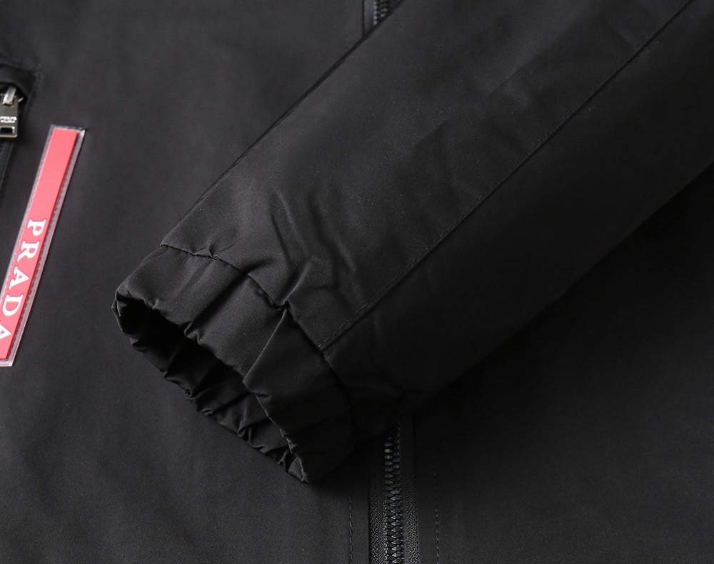 Hoodies & Sweatshirts