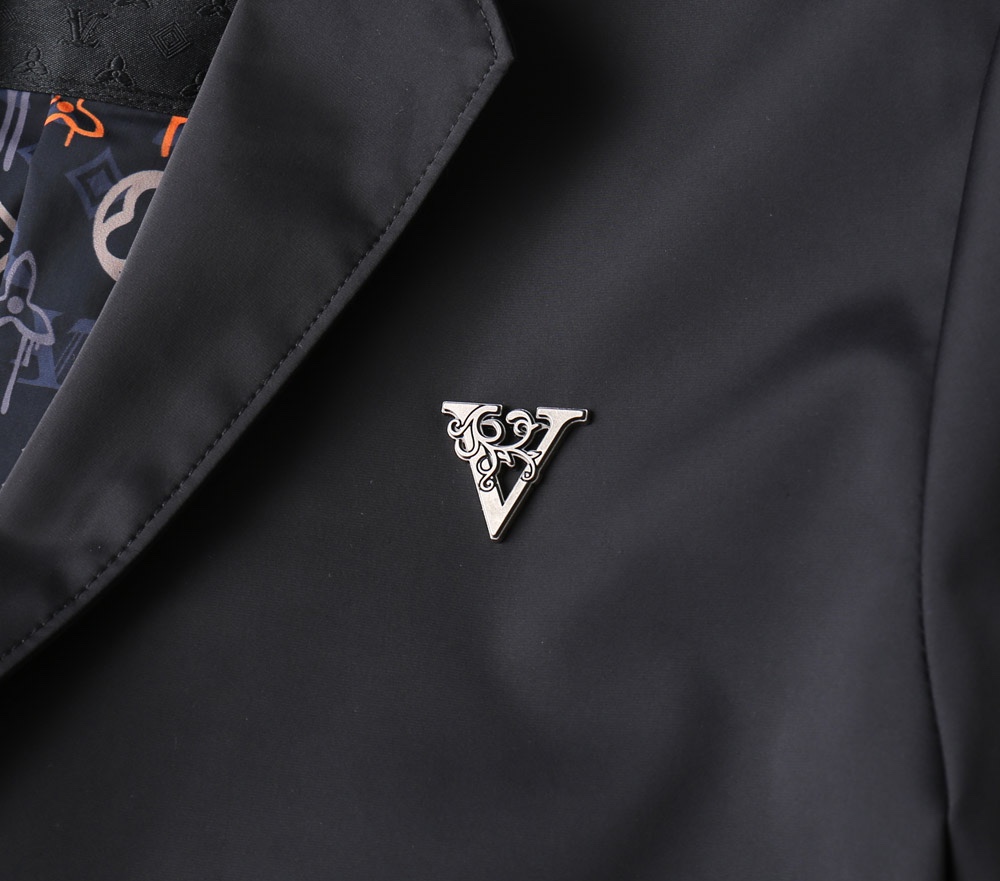 Hoodies & Sweatshirts