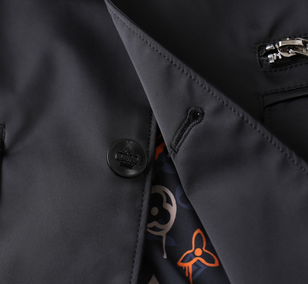 Hoodies & Sweatshirts