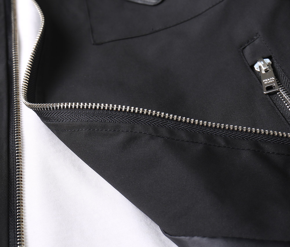 Hoodies & Sweatshirts