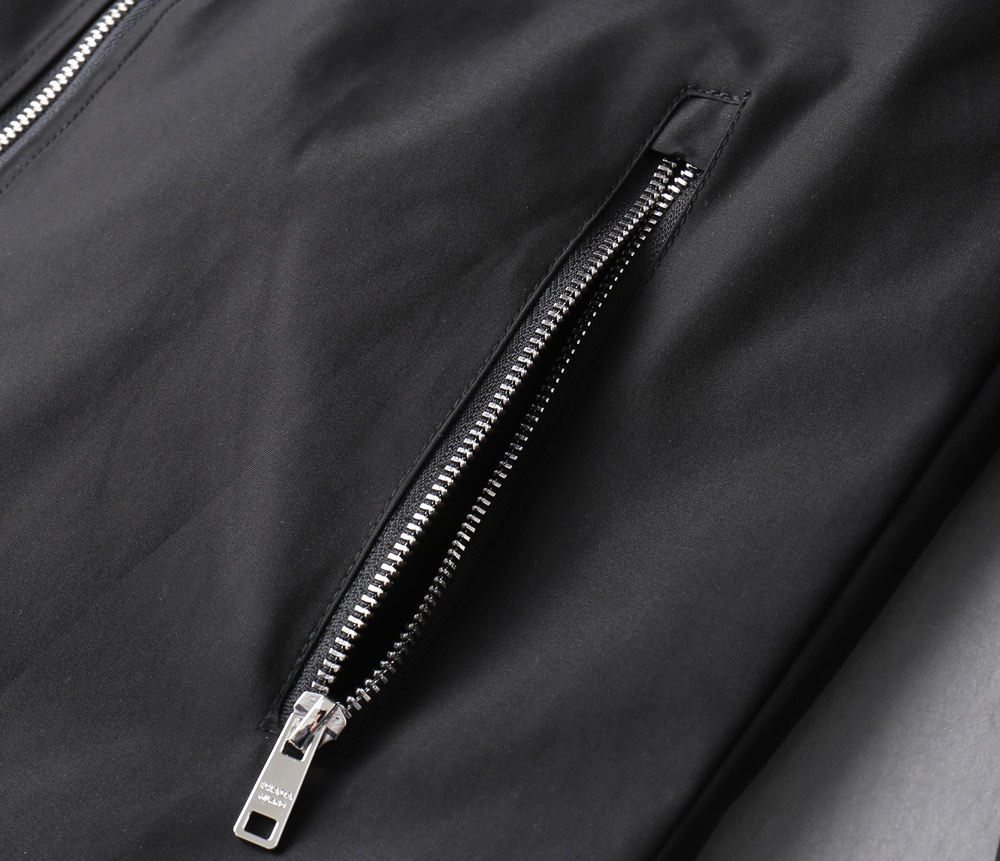 Hoodies & Sweatshirts