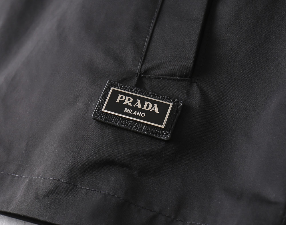 Hoodies & Sweatshirts