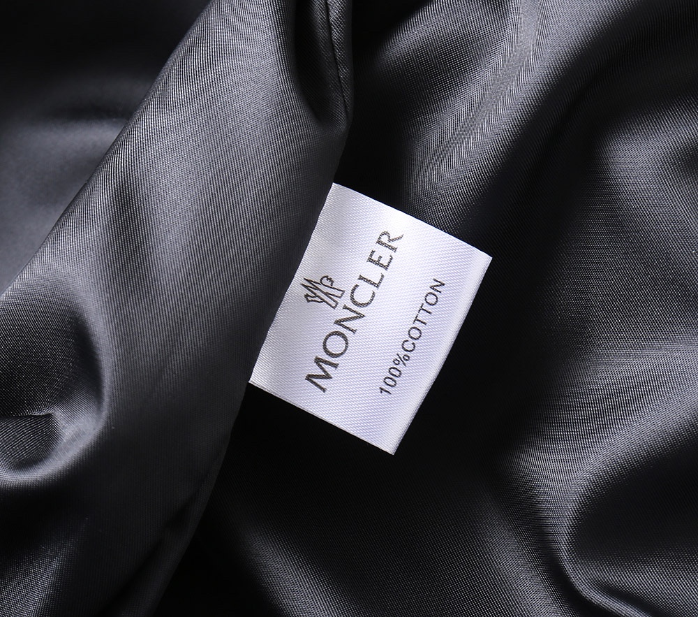 Hoodies & Sweatshirts