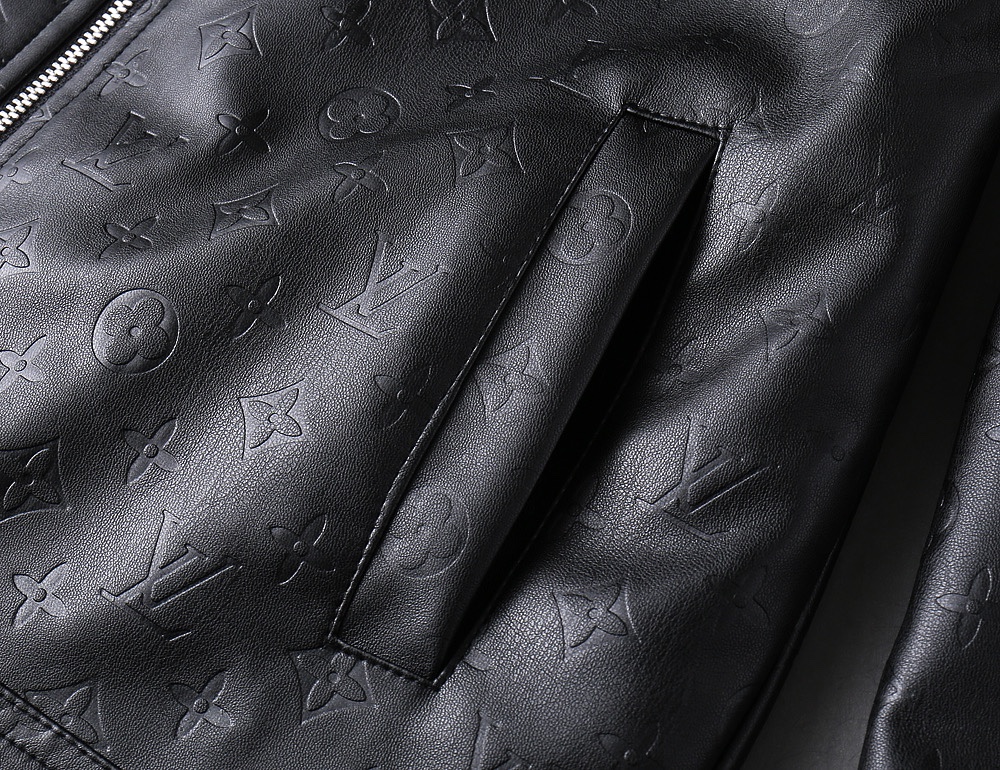 Hoodies & Sweatshirts