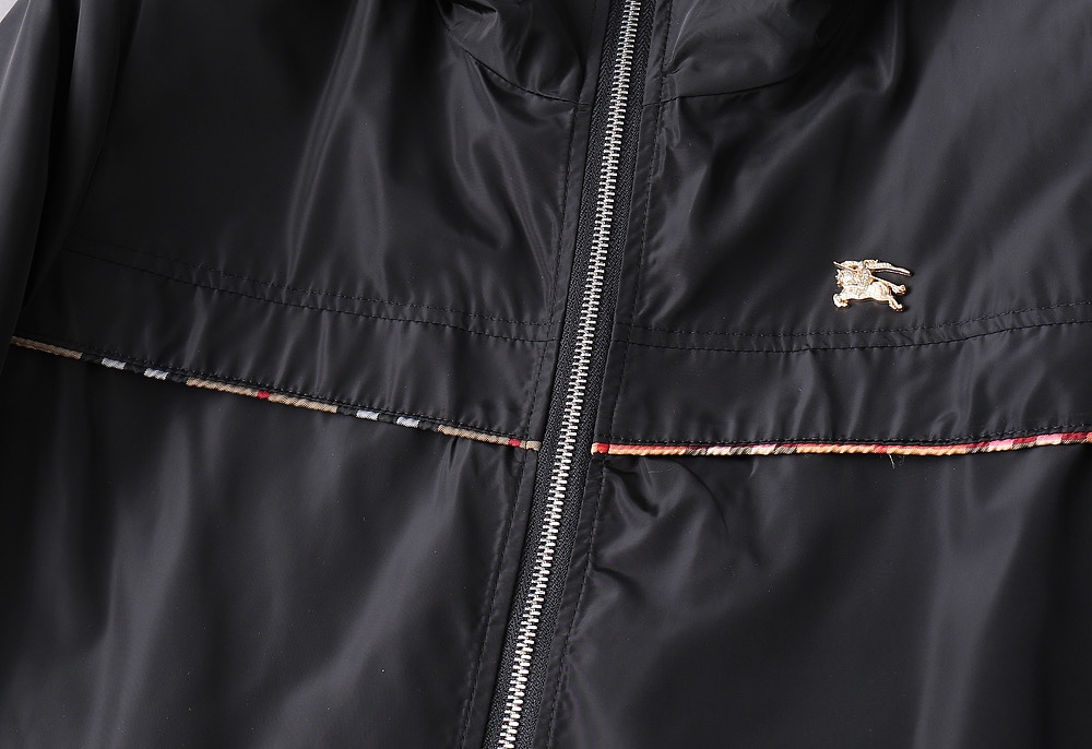 Hoodies & Sweatshirts