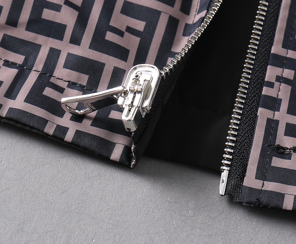 Hoodies & Sweatshirts