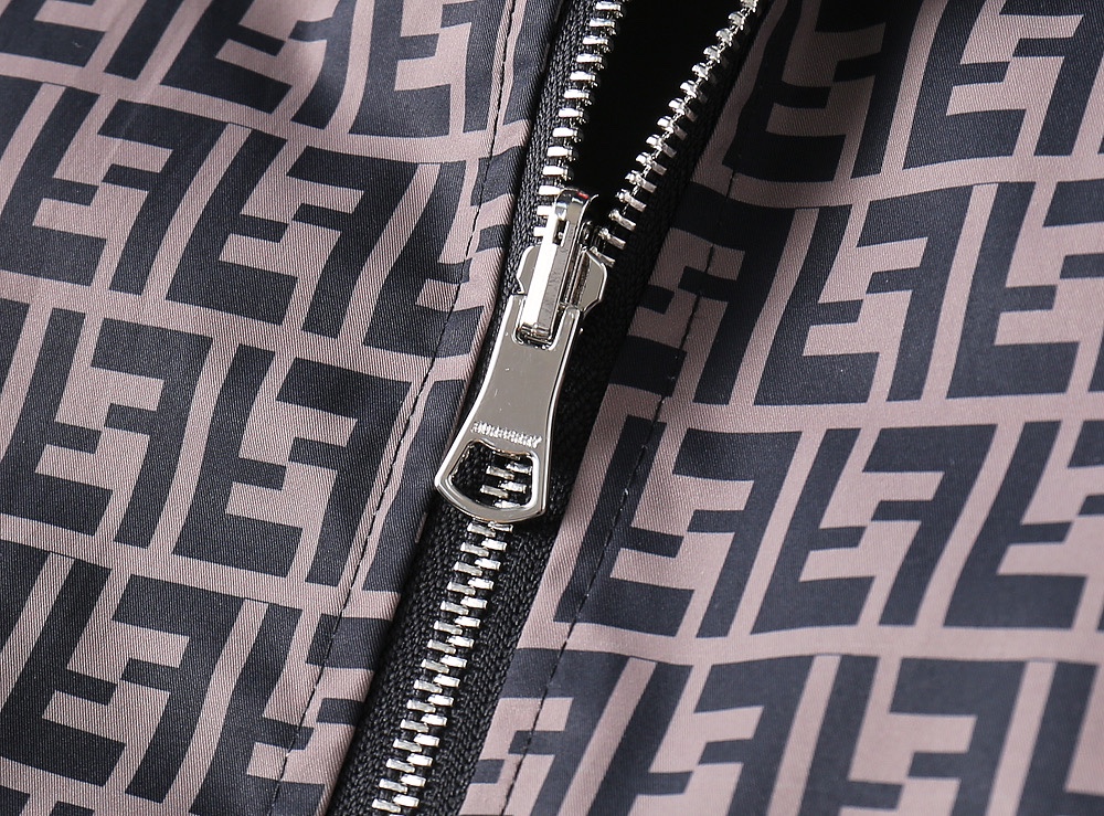 Hoodies & Sweatshirts