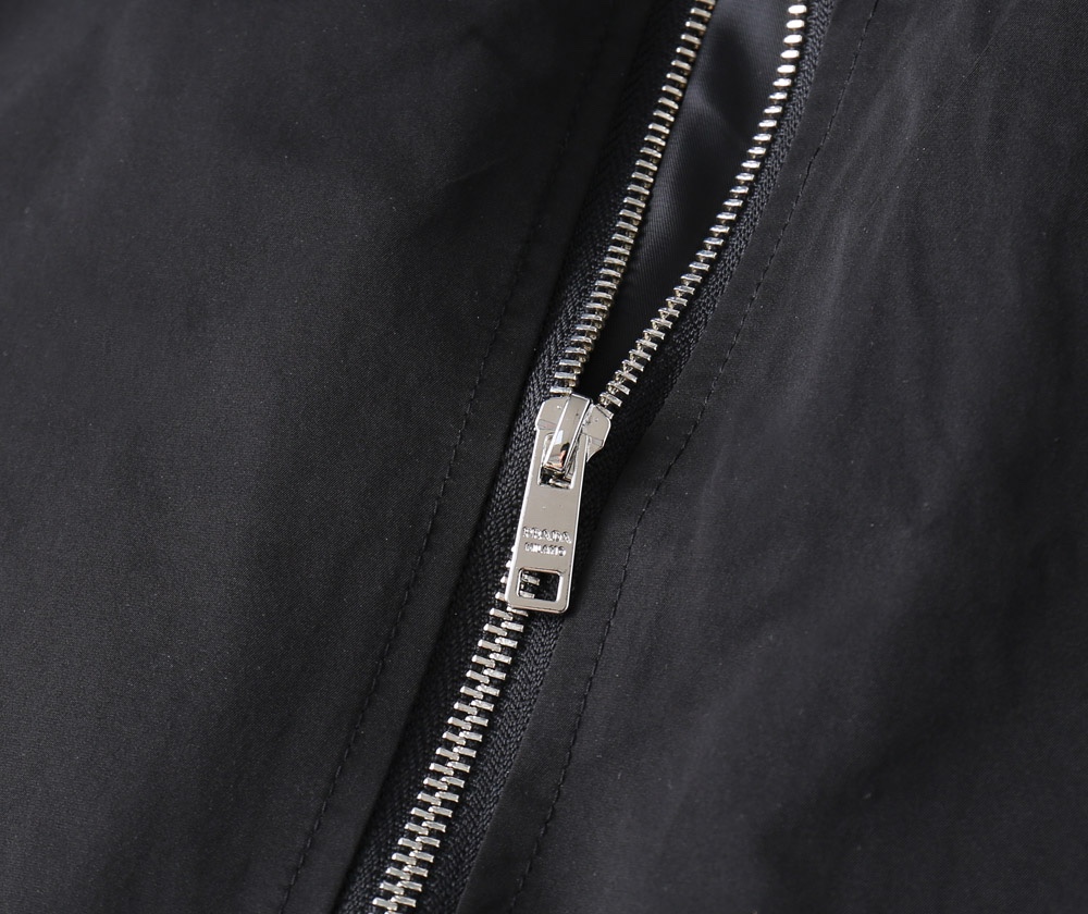 Hoodies & Sweatshirts