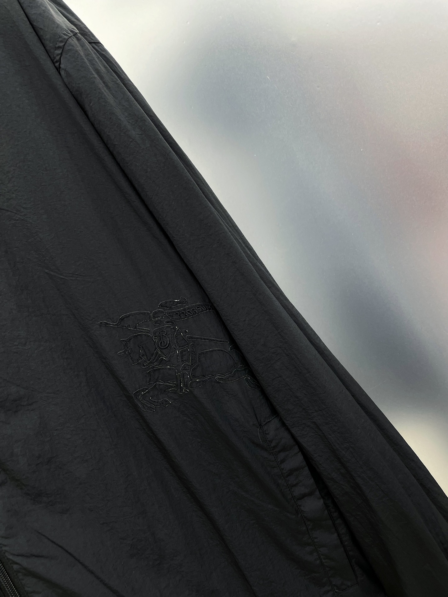 Hoodies & Sweatshirts