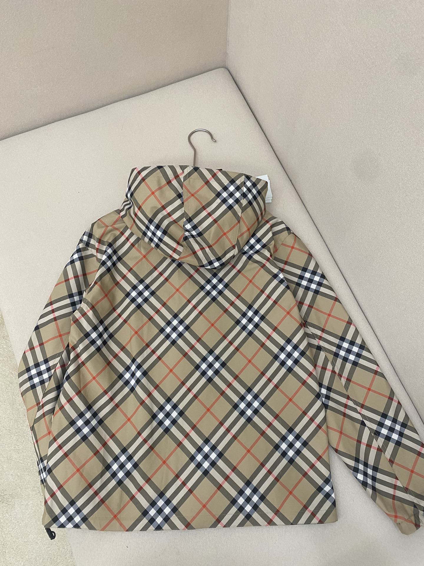 Hoodies & Sweatshirts