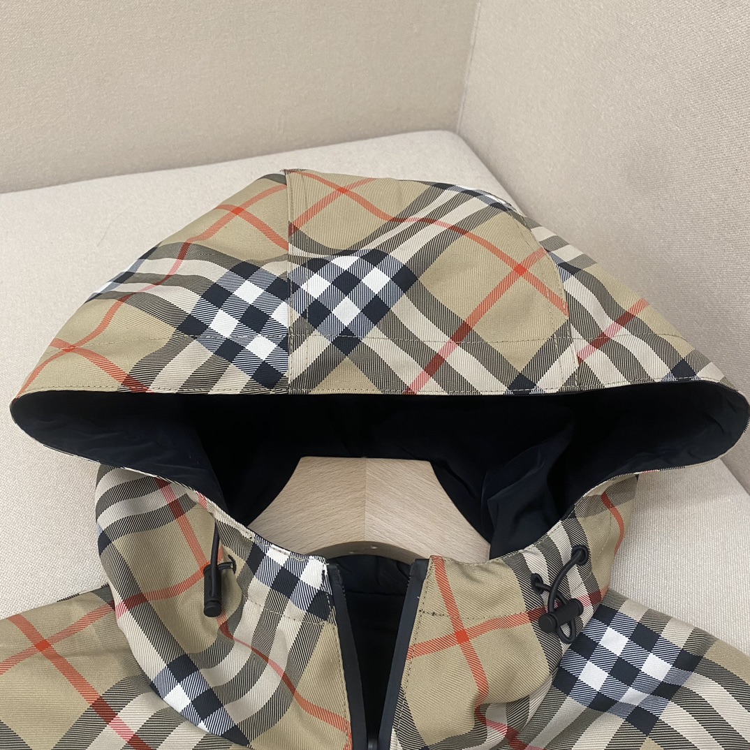 Hoodies & Sweatshirts