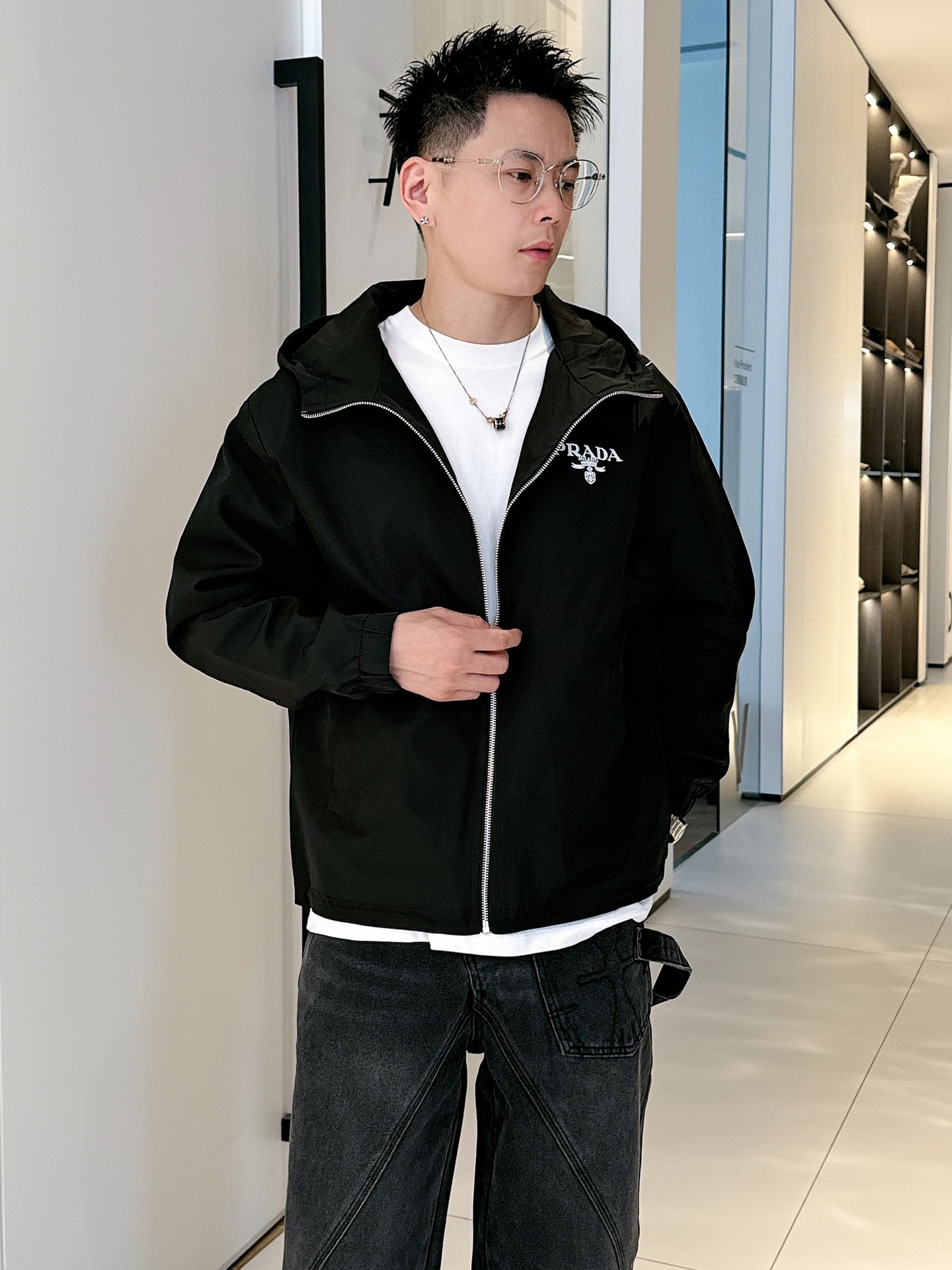 Hoodies & Sweatshirts