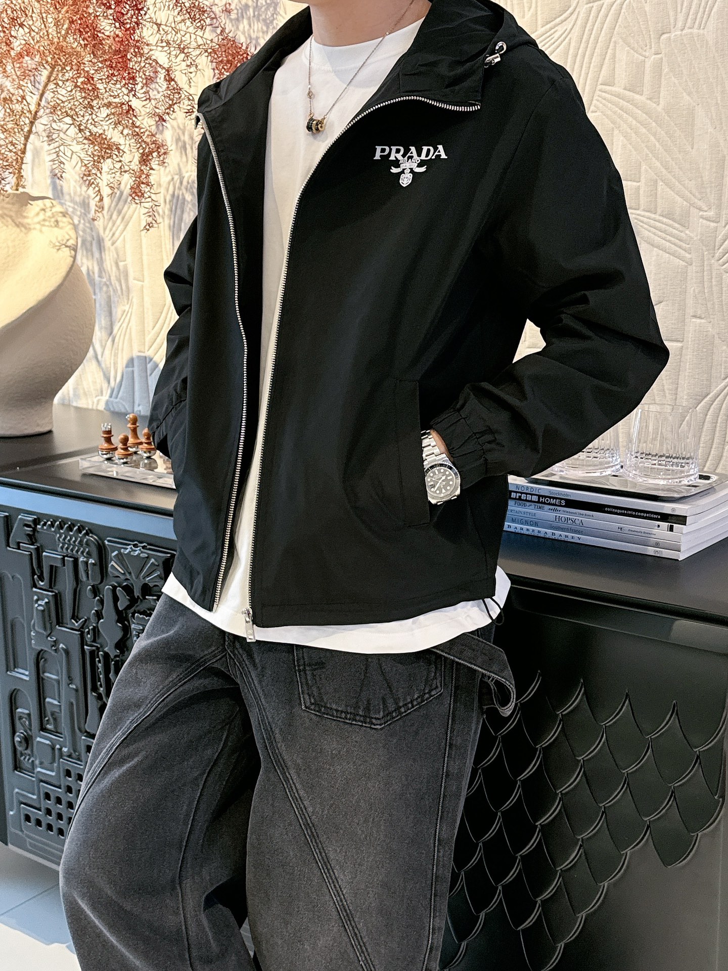 Hoodies & Sweatshirts