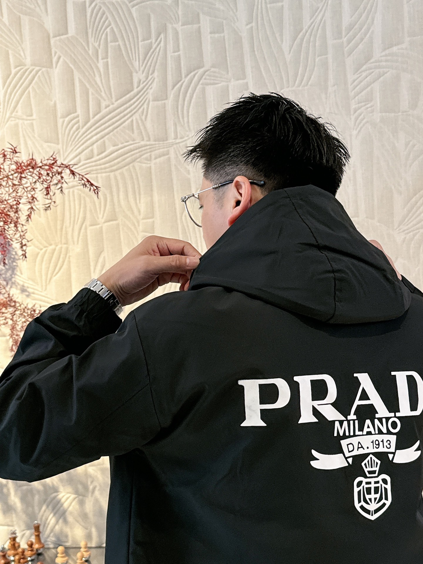 Hoodies & Sweatshirts