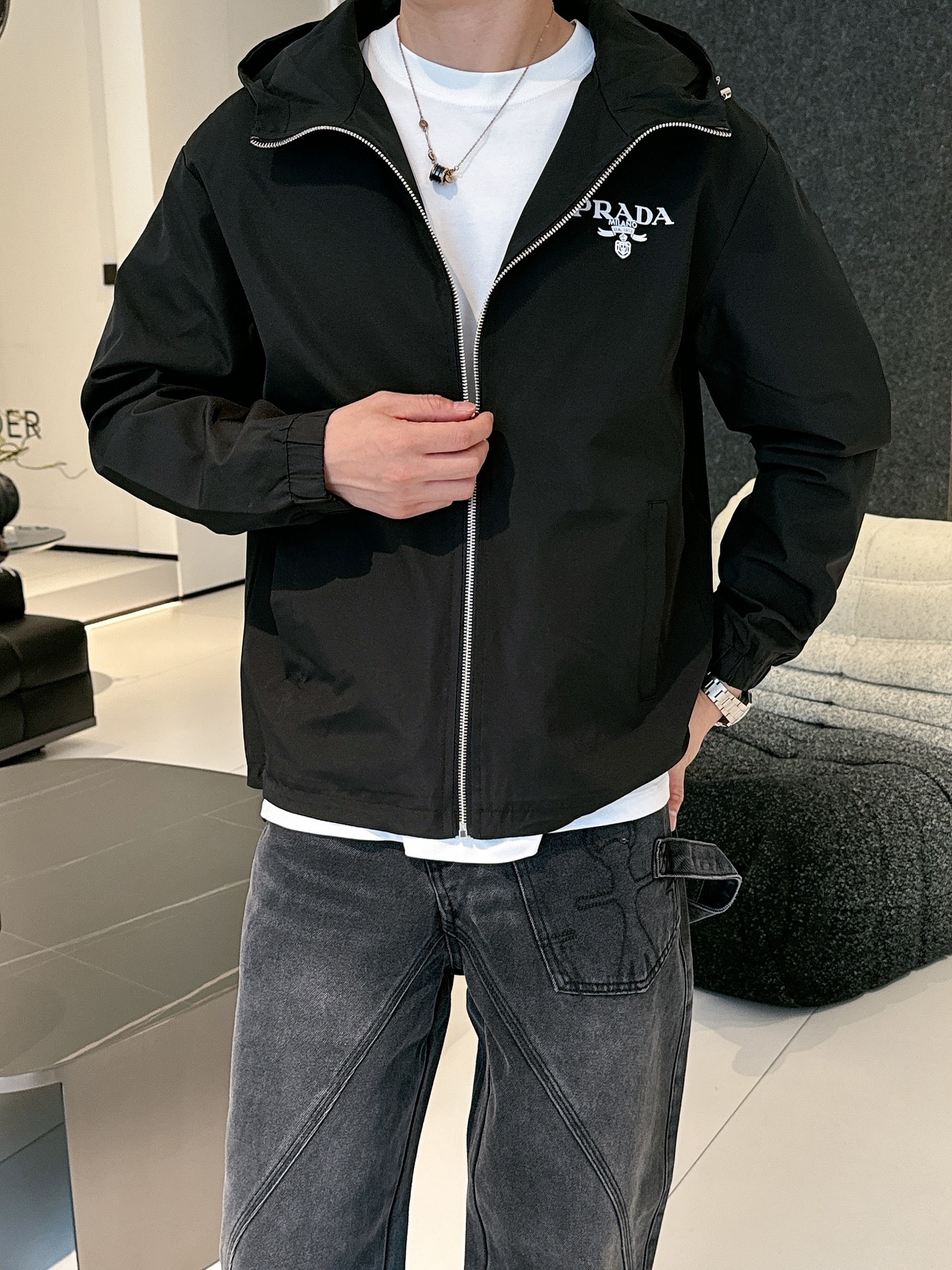 Hoodies & Sweatshirts