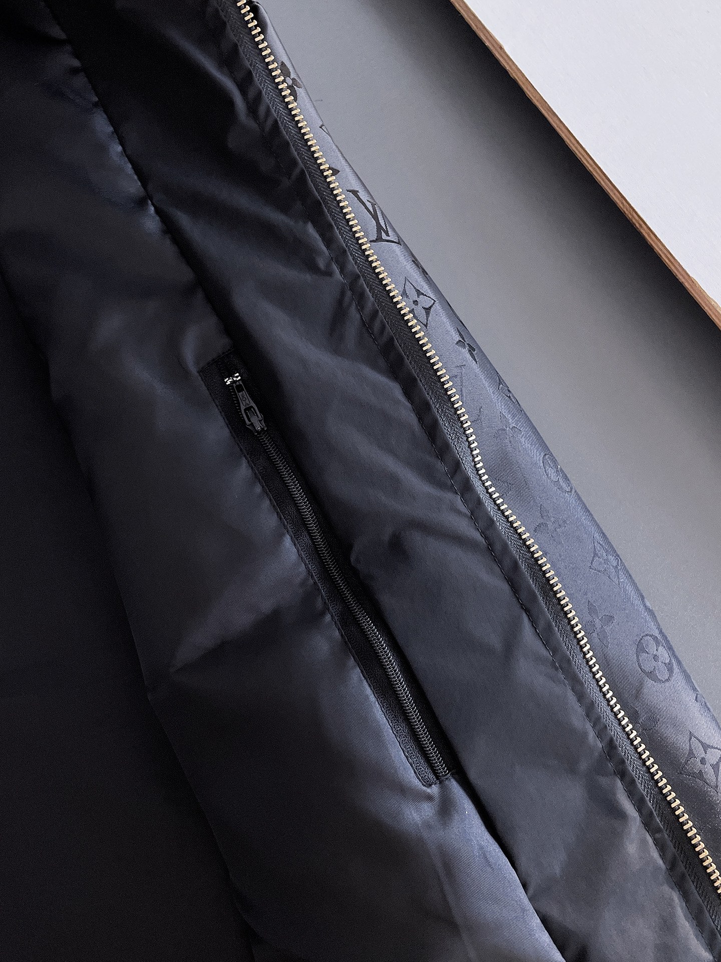 Hoodies & Sweatshirts