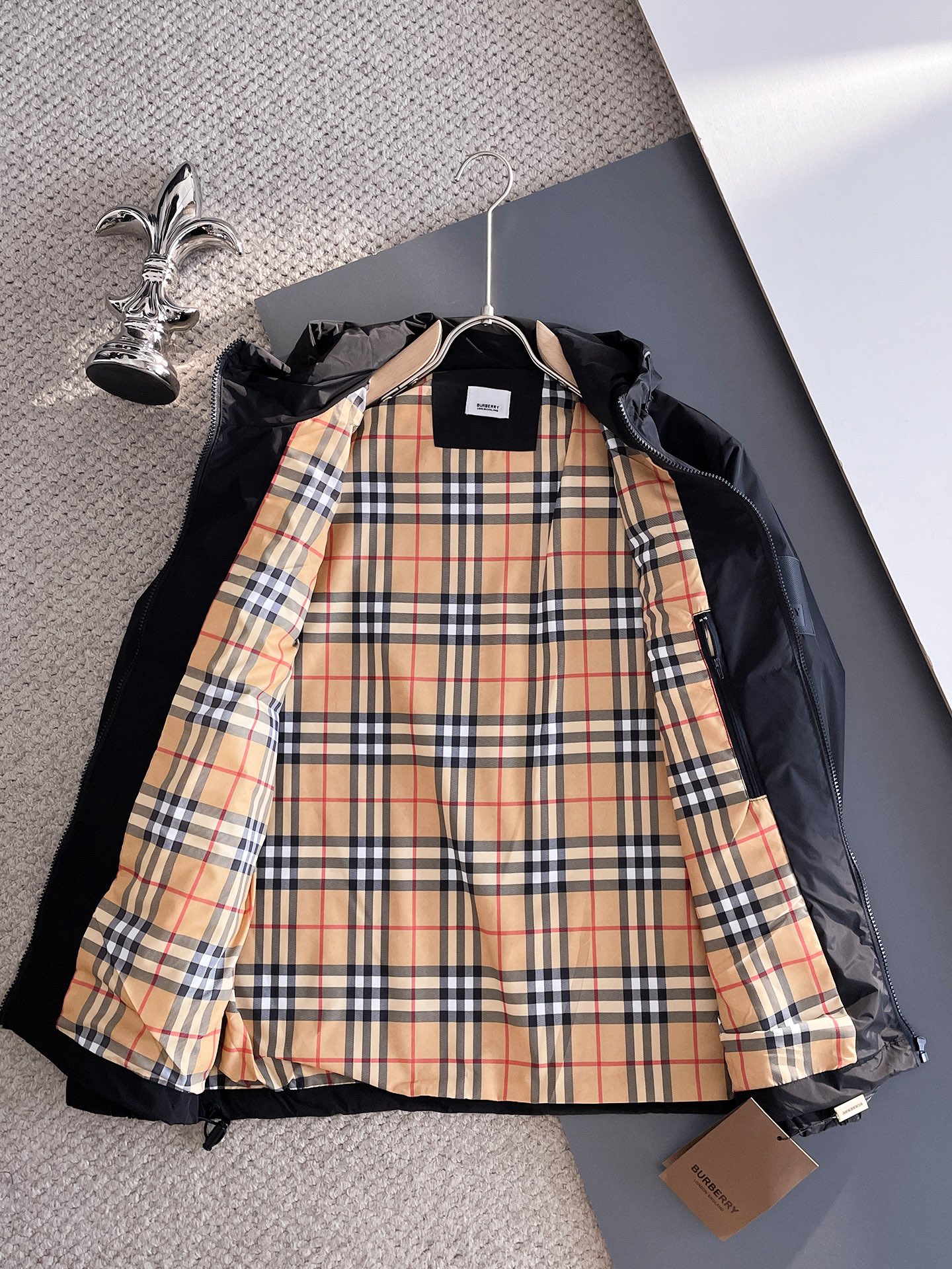 Hoodies & Sweatshirts