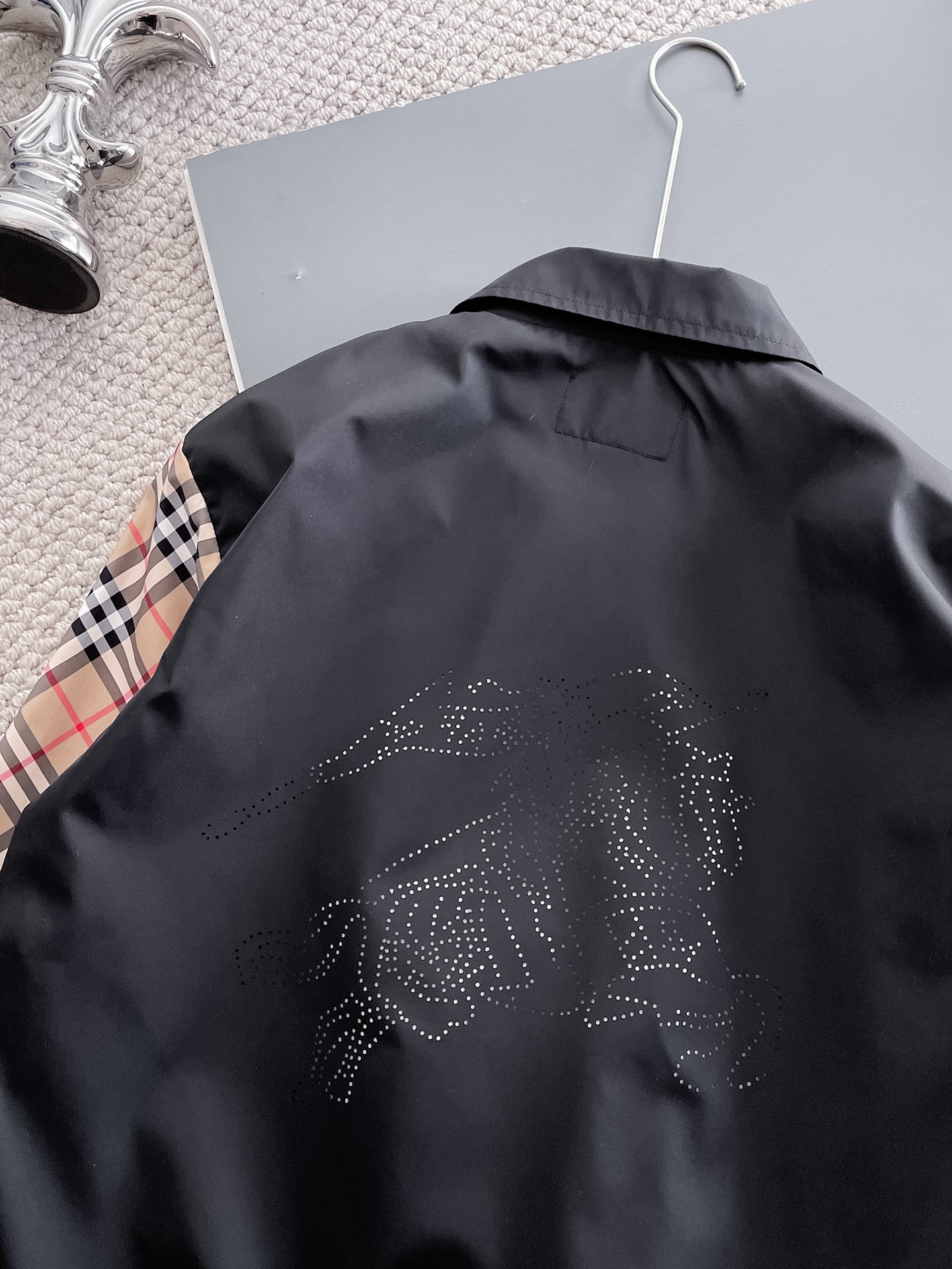 Hoodies & Sweatshirts