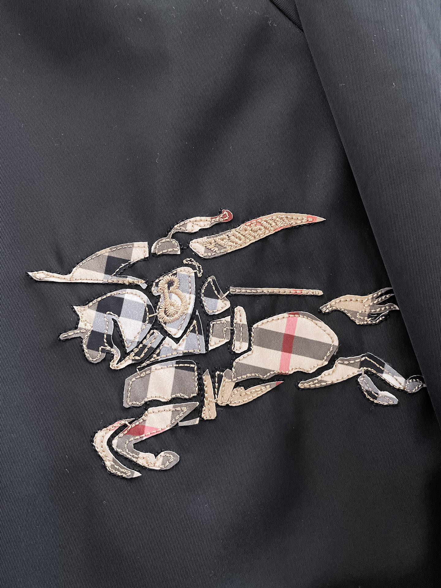 Hoodies & Sweatshirts