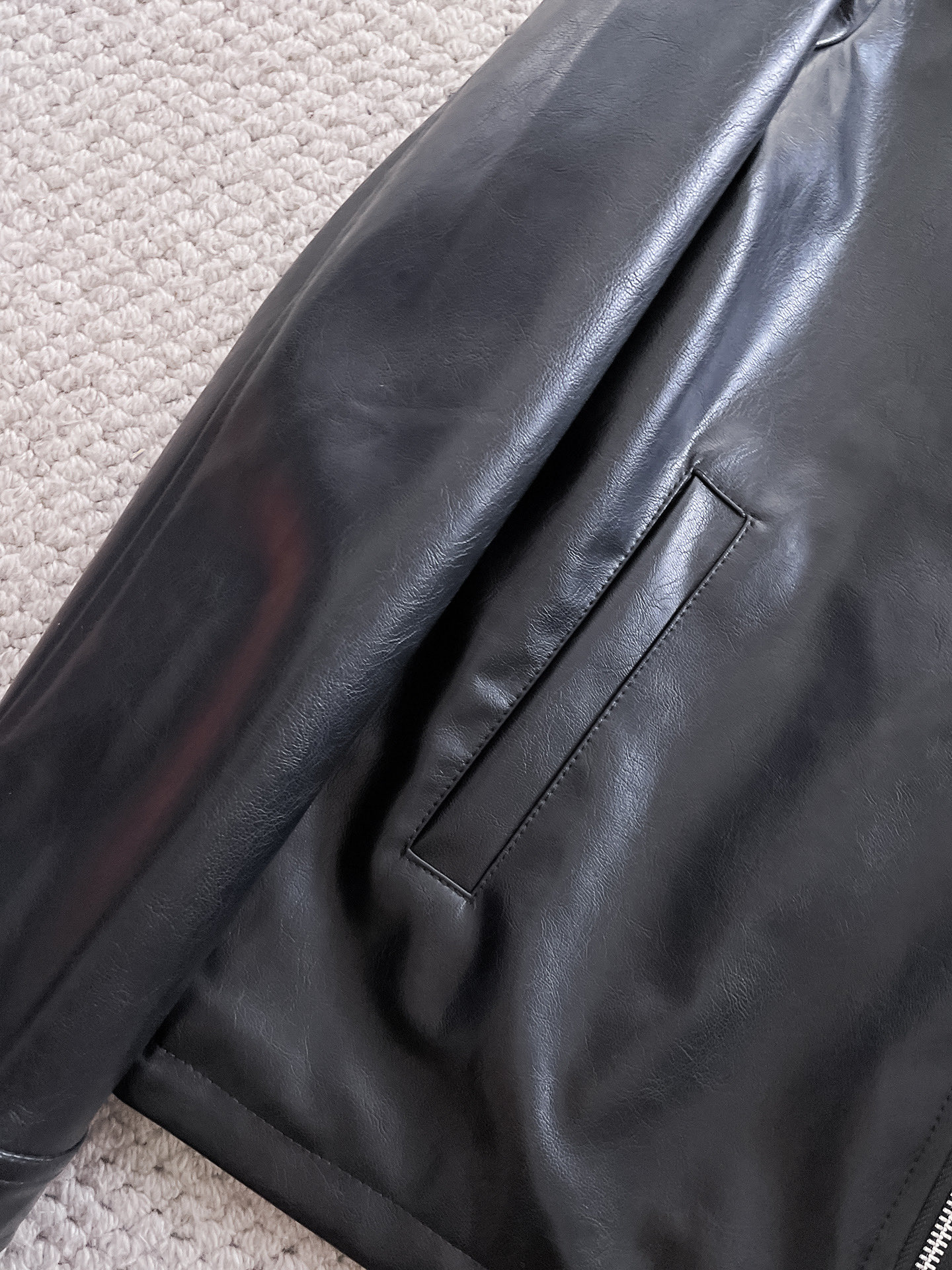 Hoodies & Sweatshirts