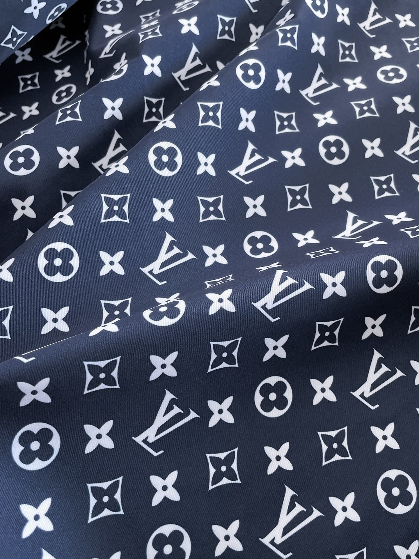 Hoodies & Sweatshirts