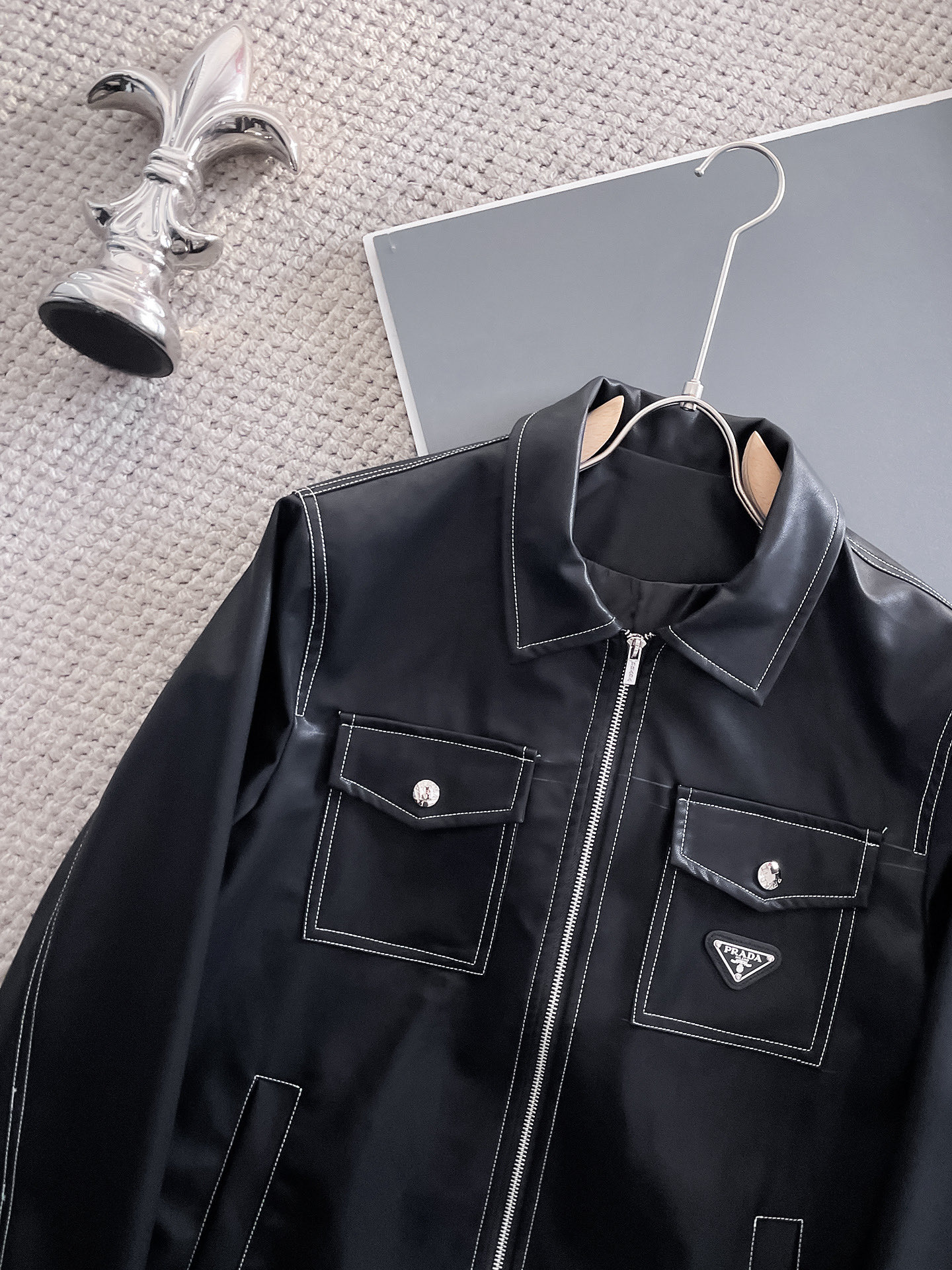 Hoodies & Sweatshirts