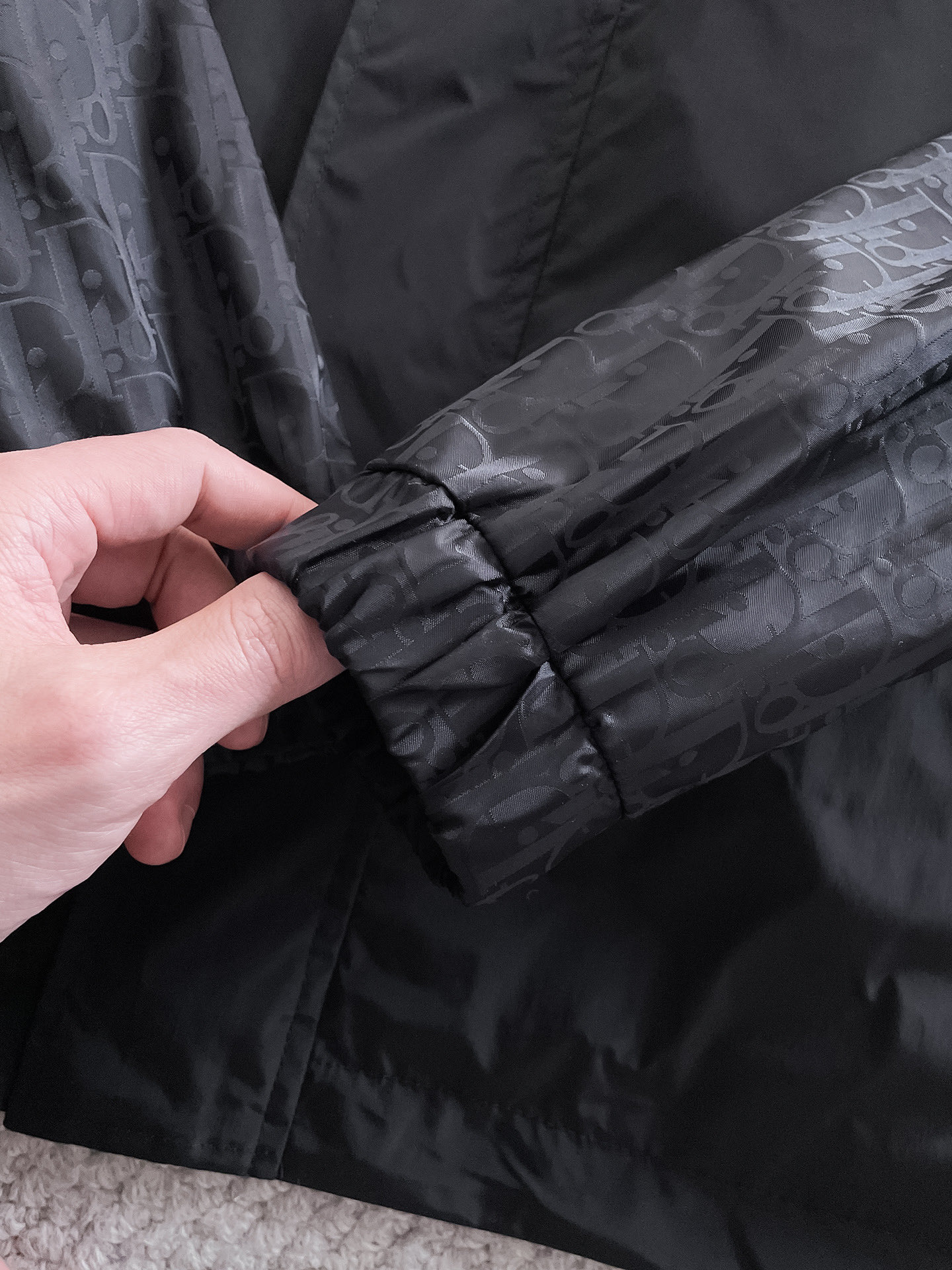 Hoodies & Sweatshirts