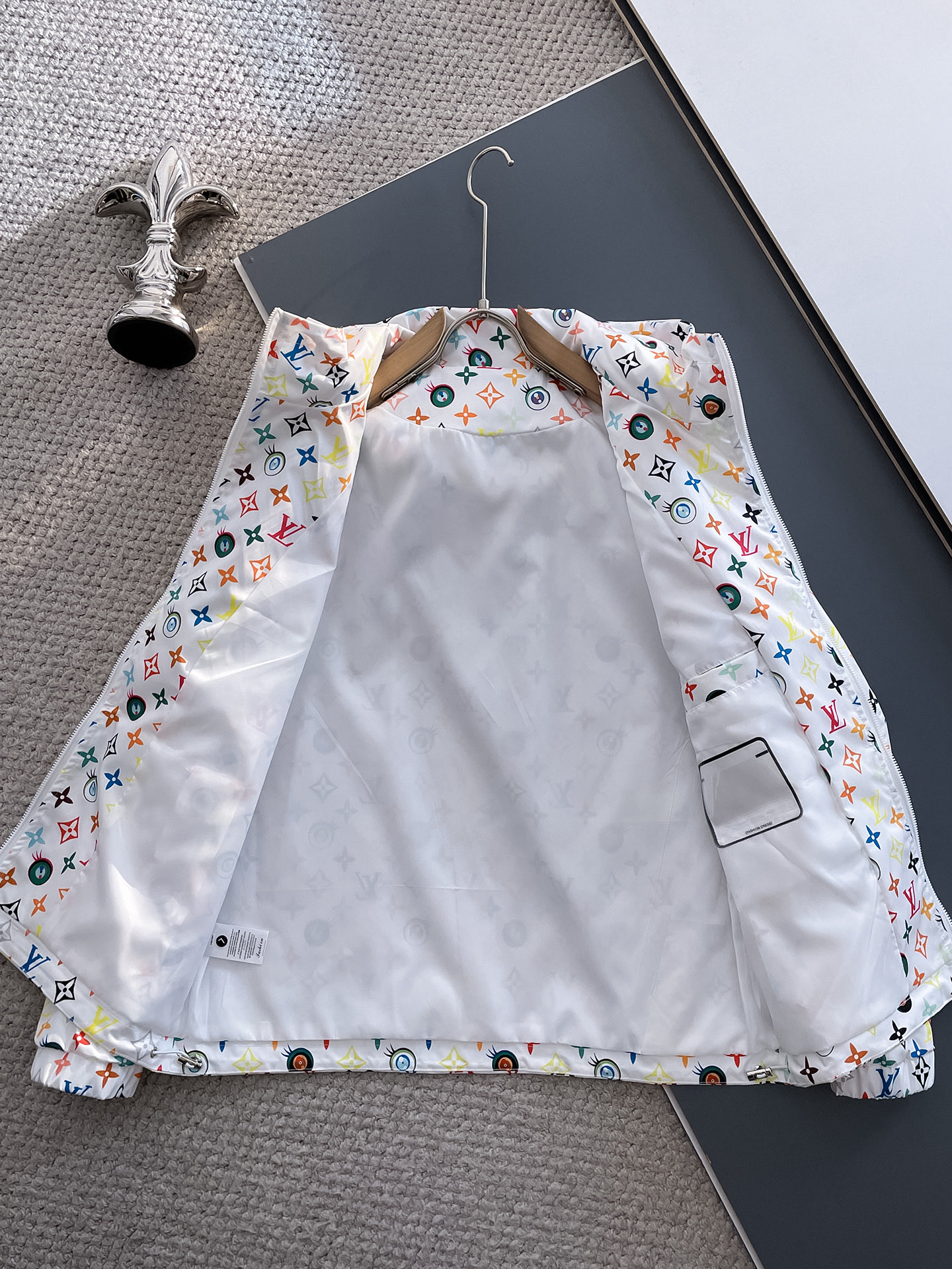 Hoodies & Sweatshirts