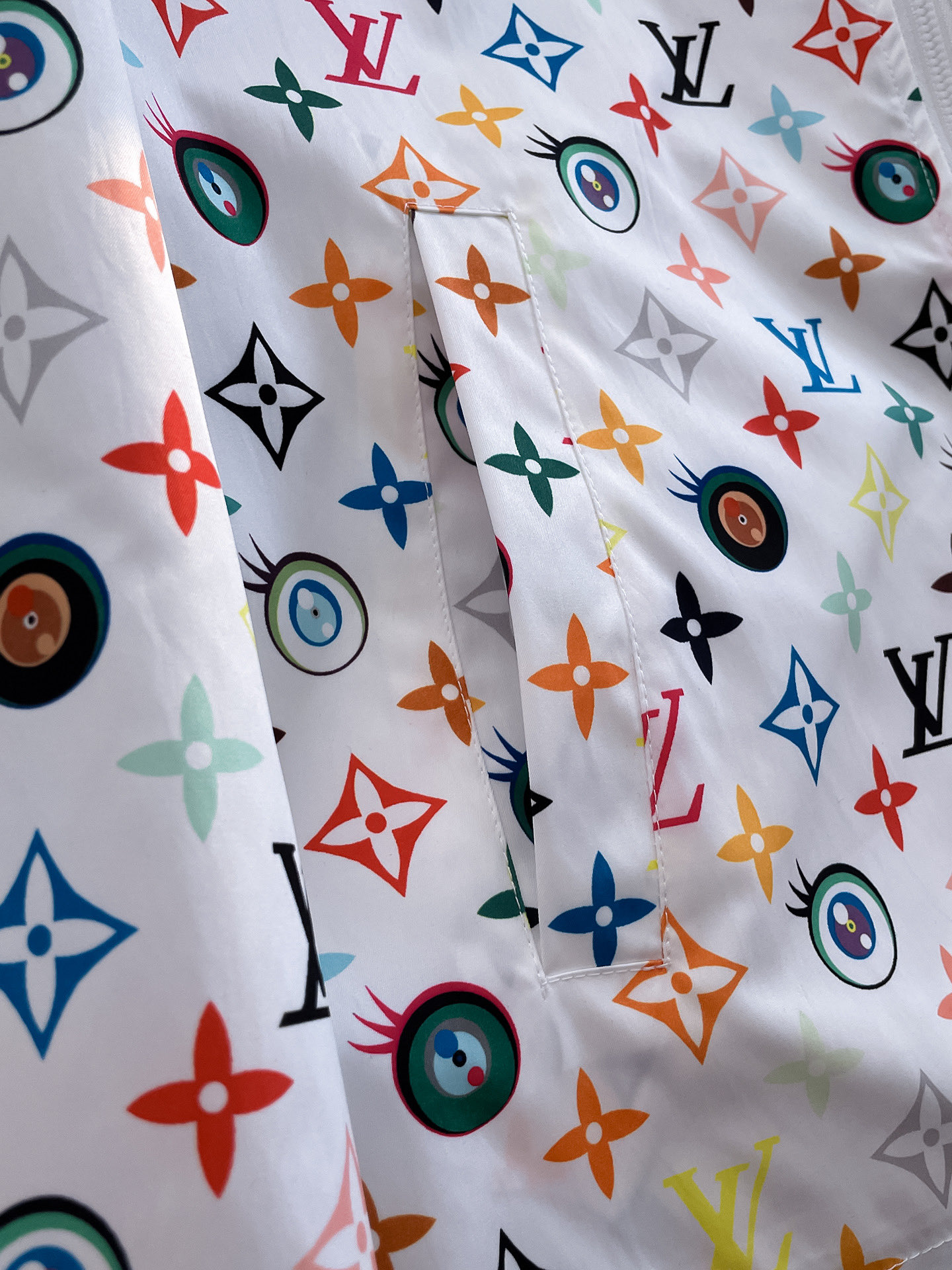 Hoodies & Sweatshirts