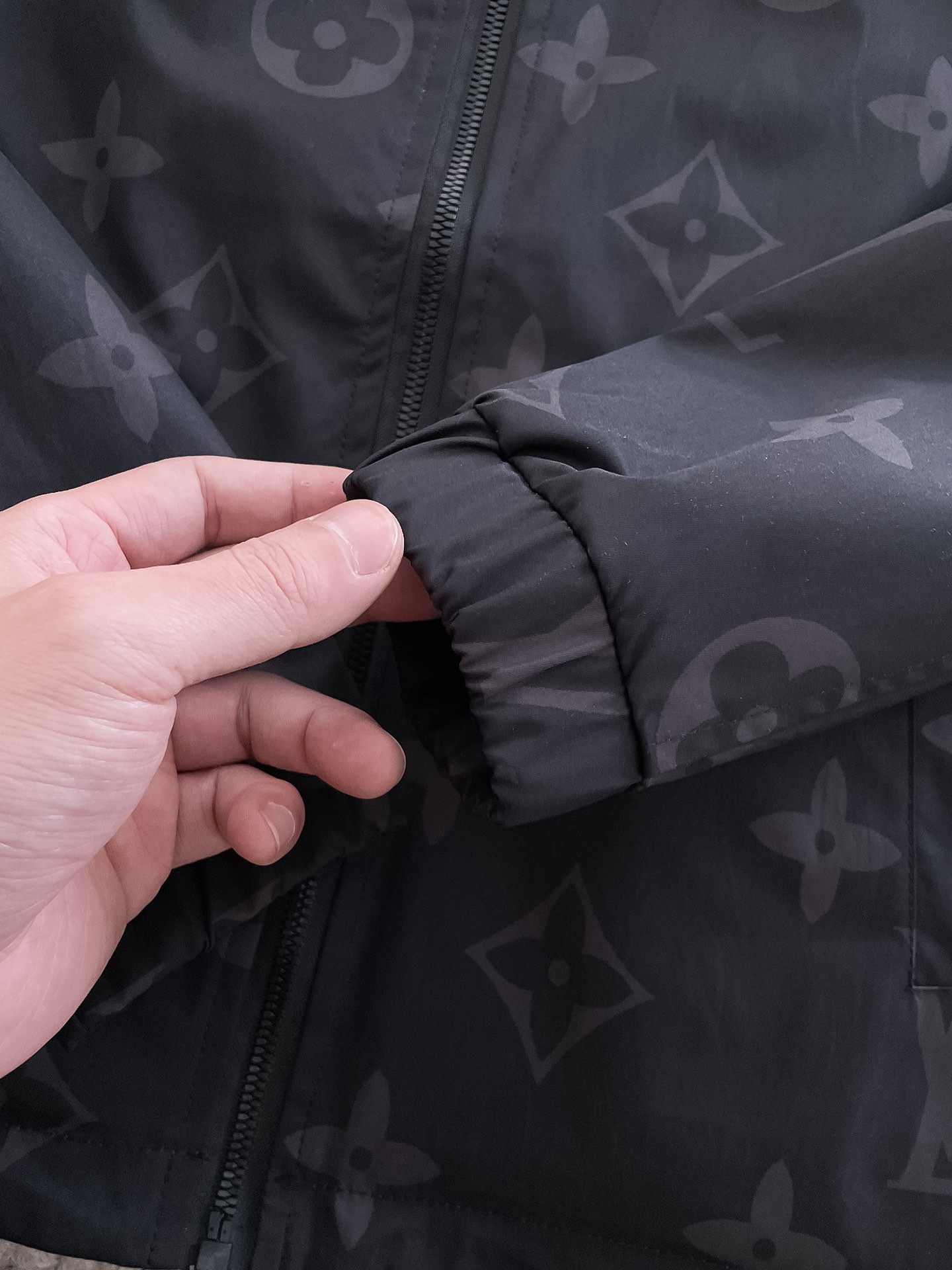 Hoodies & Sweatshirts