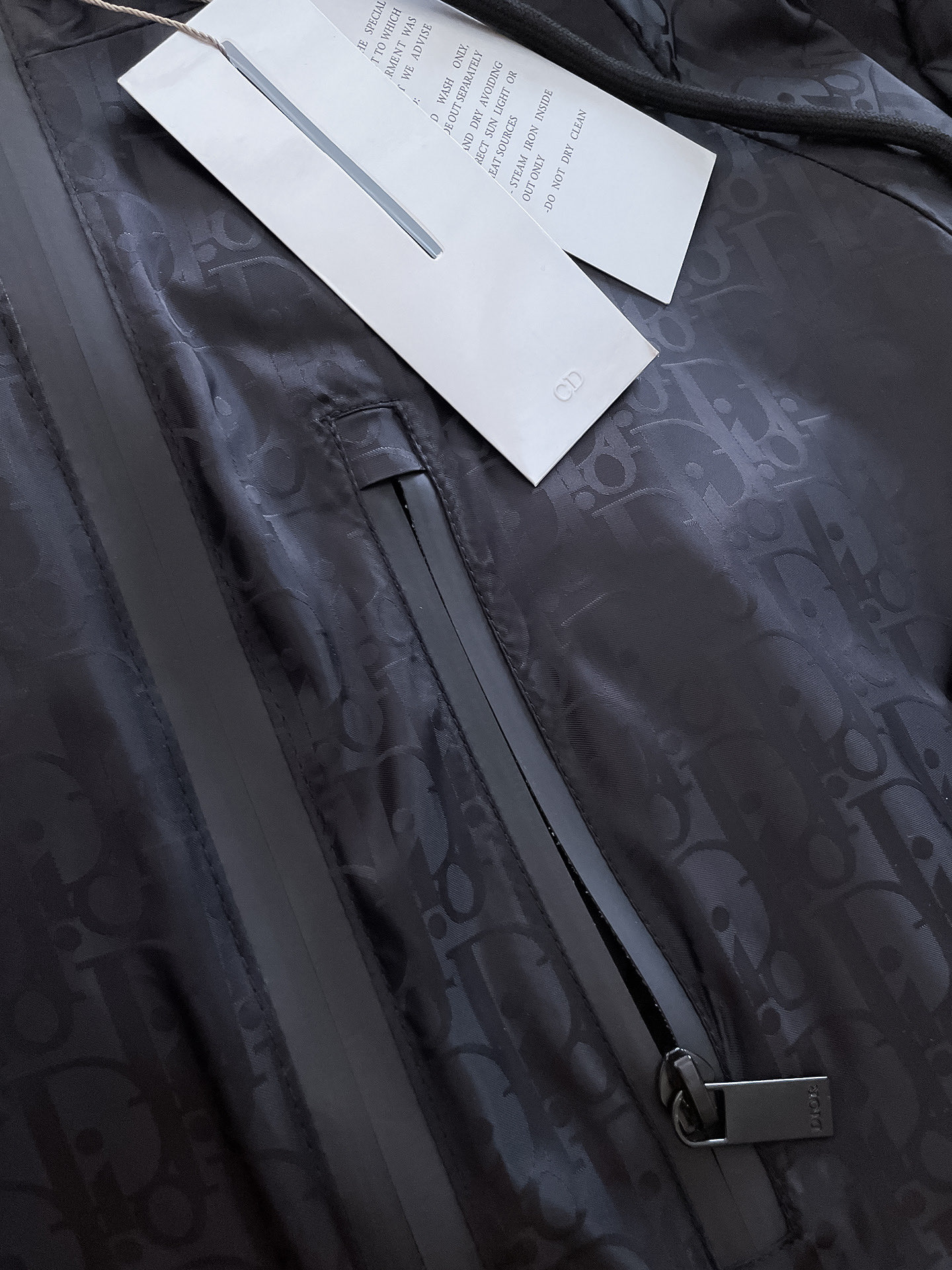 Hoodies & Sweatshirts