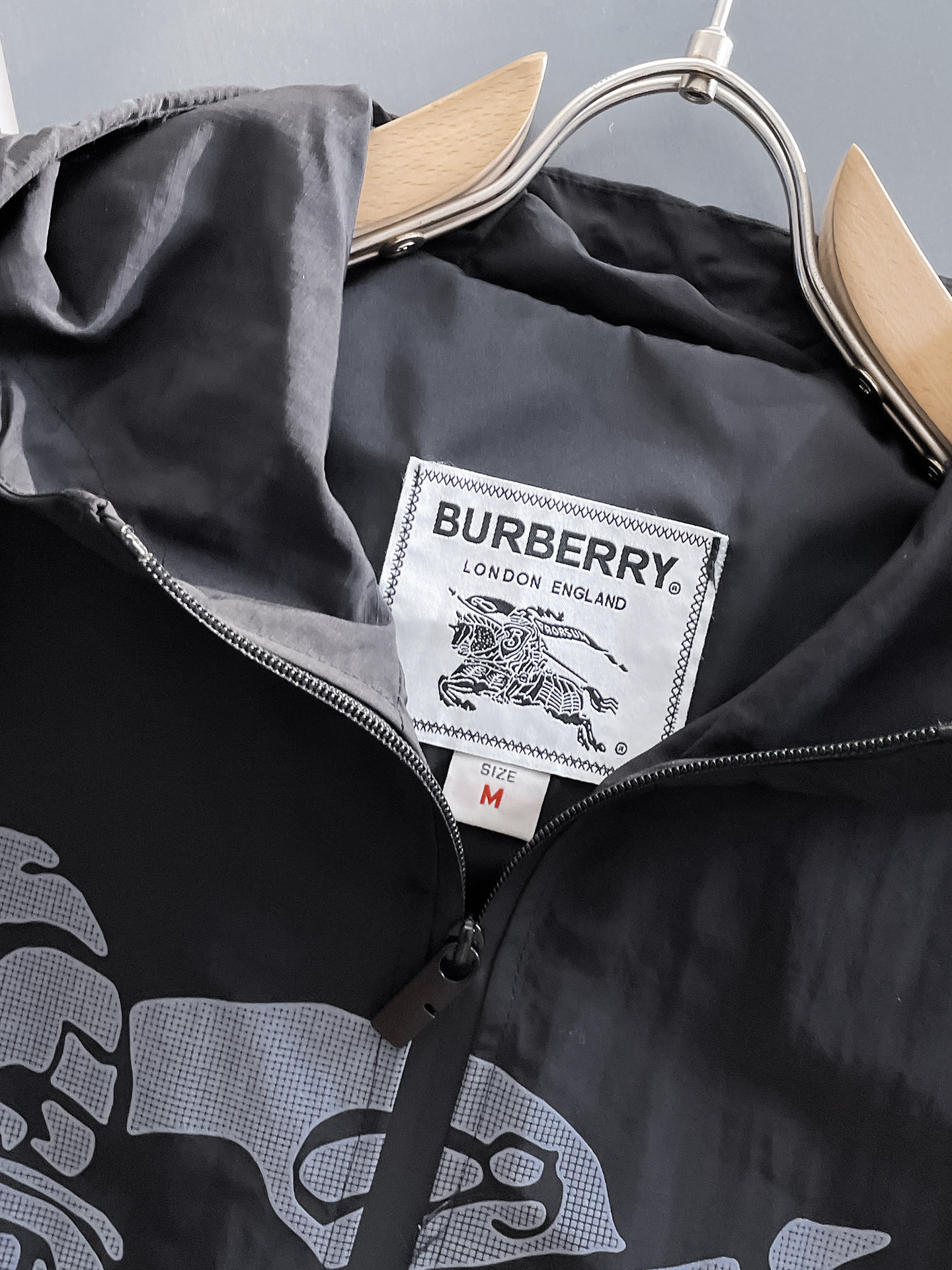 Hoodies & Sweatshirts