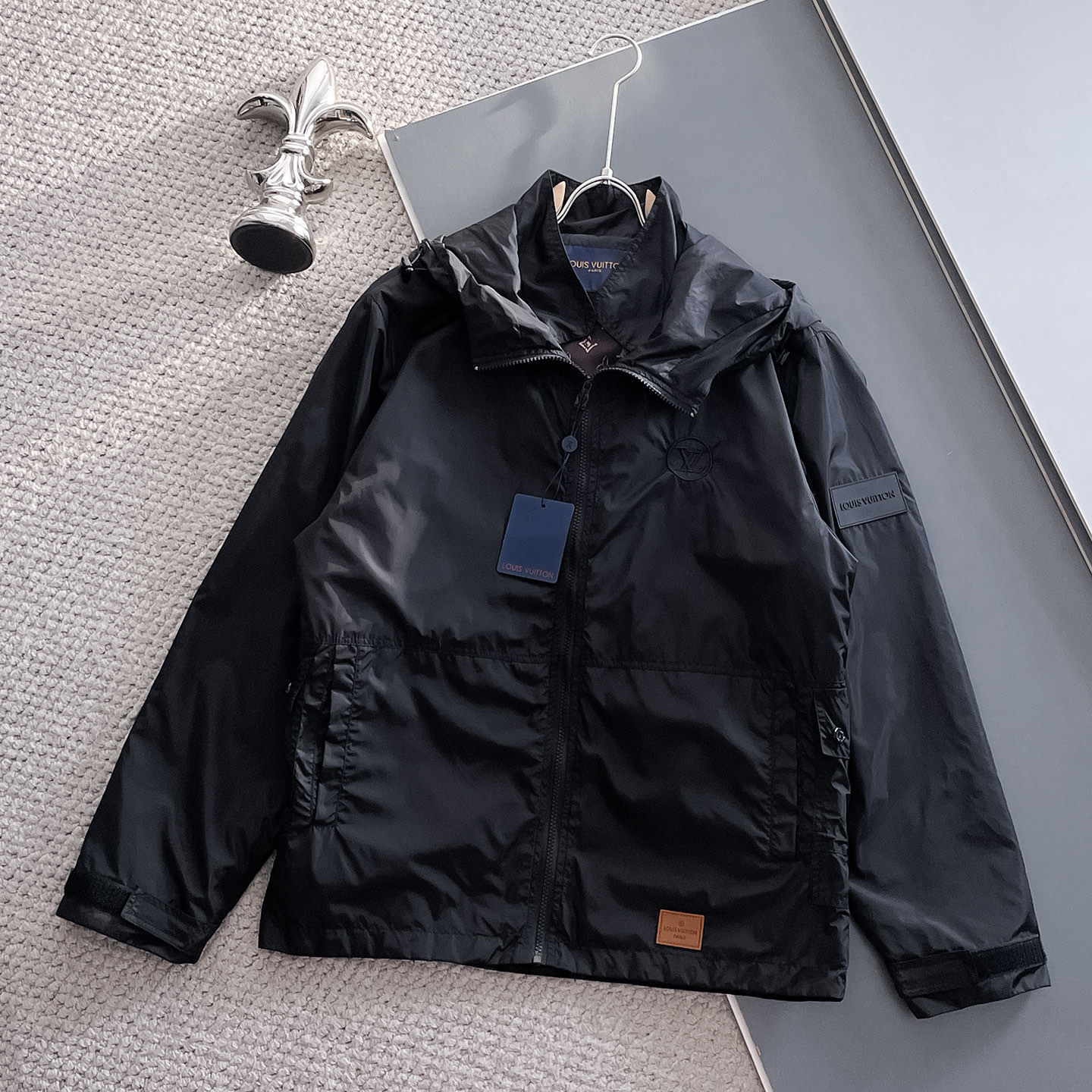 Hoodies & Sweatshirts