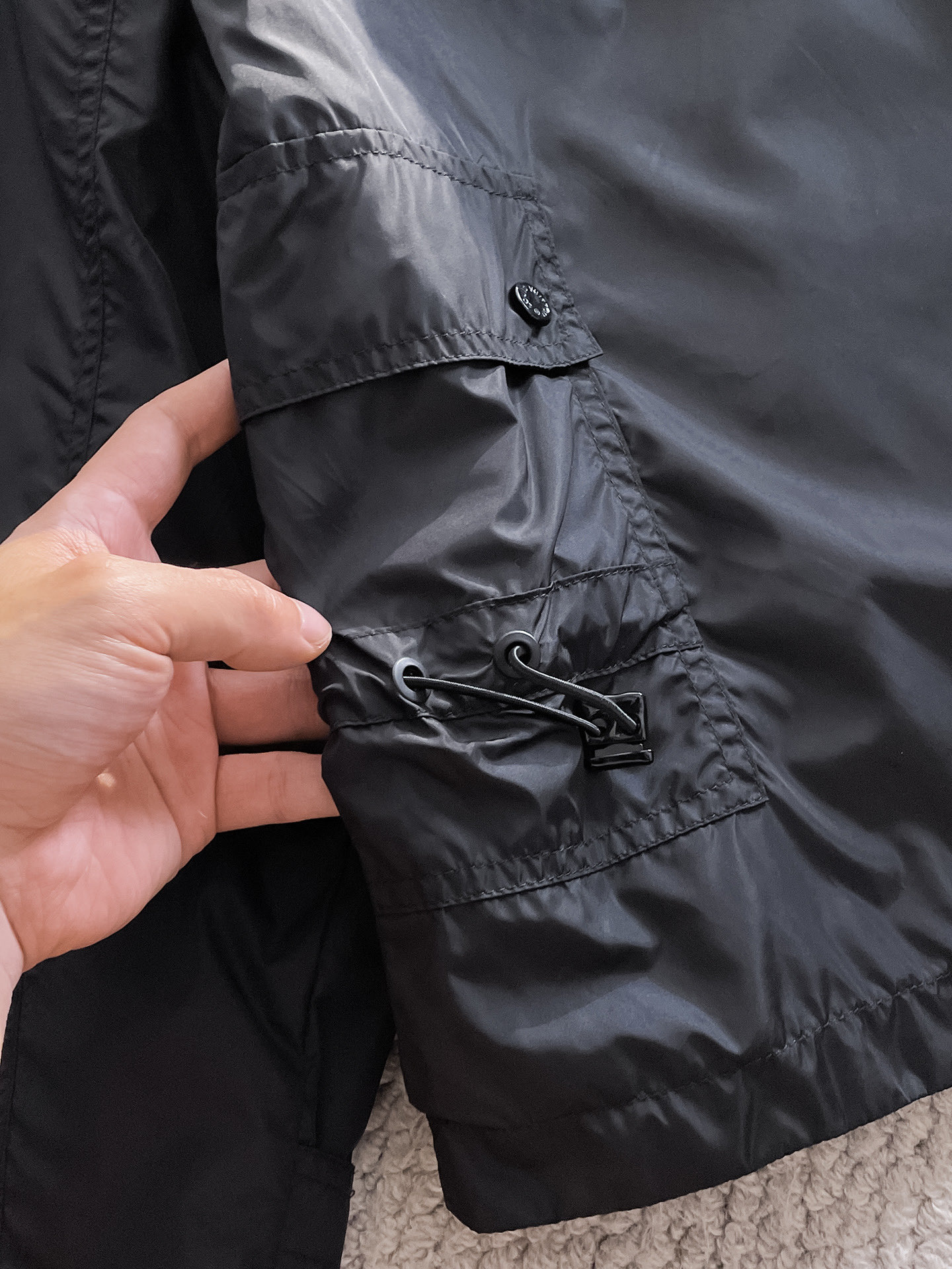 Hoodies & Sweatshirts