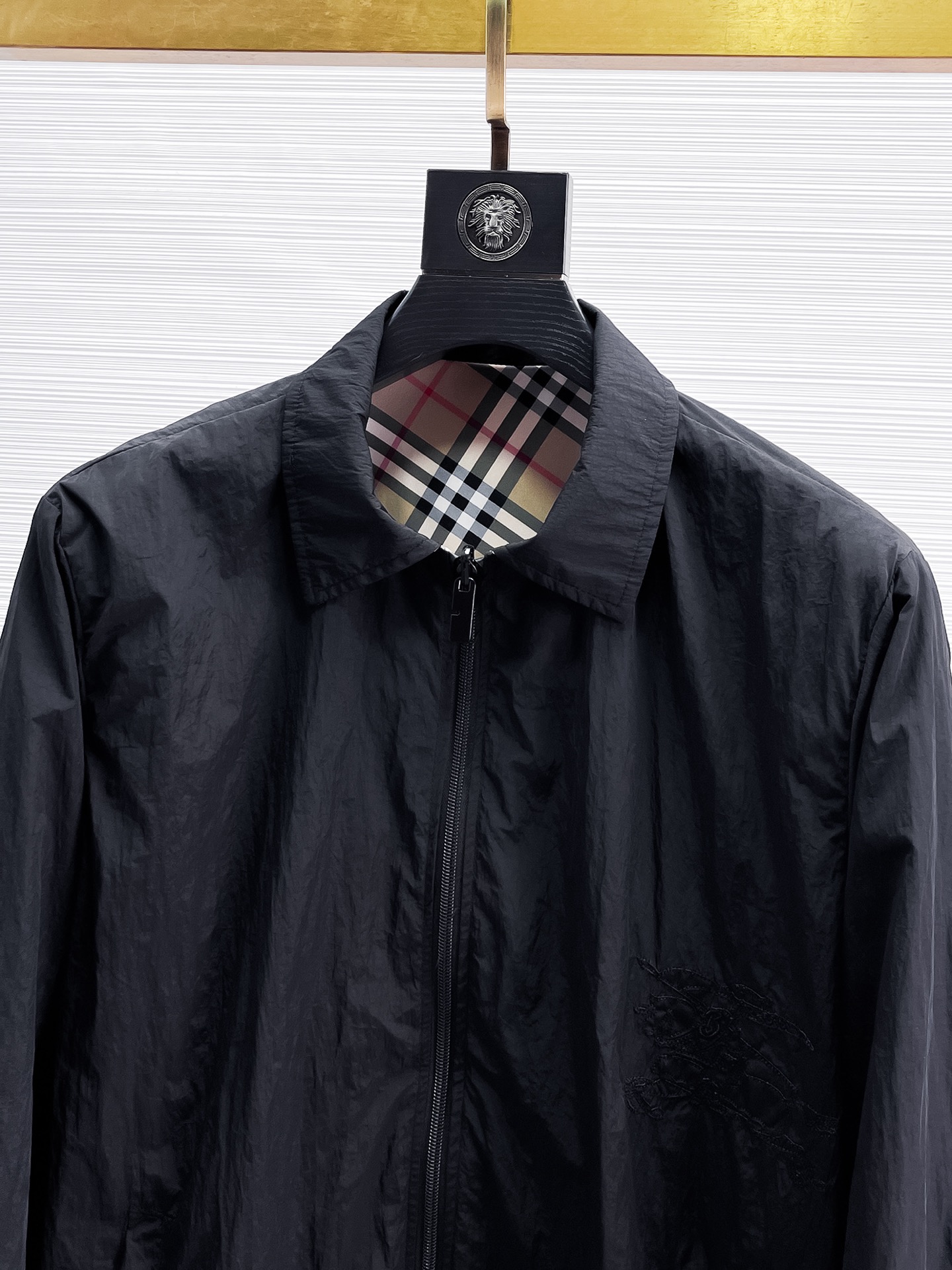 Hoodies & Sweatshirts