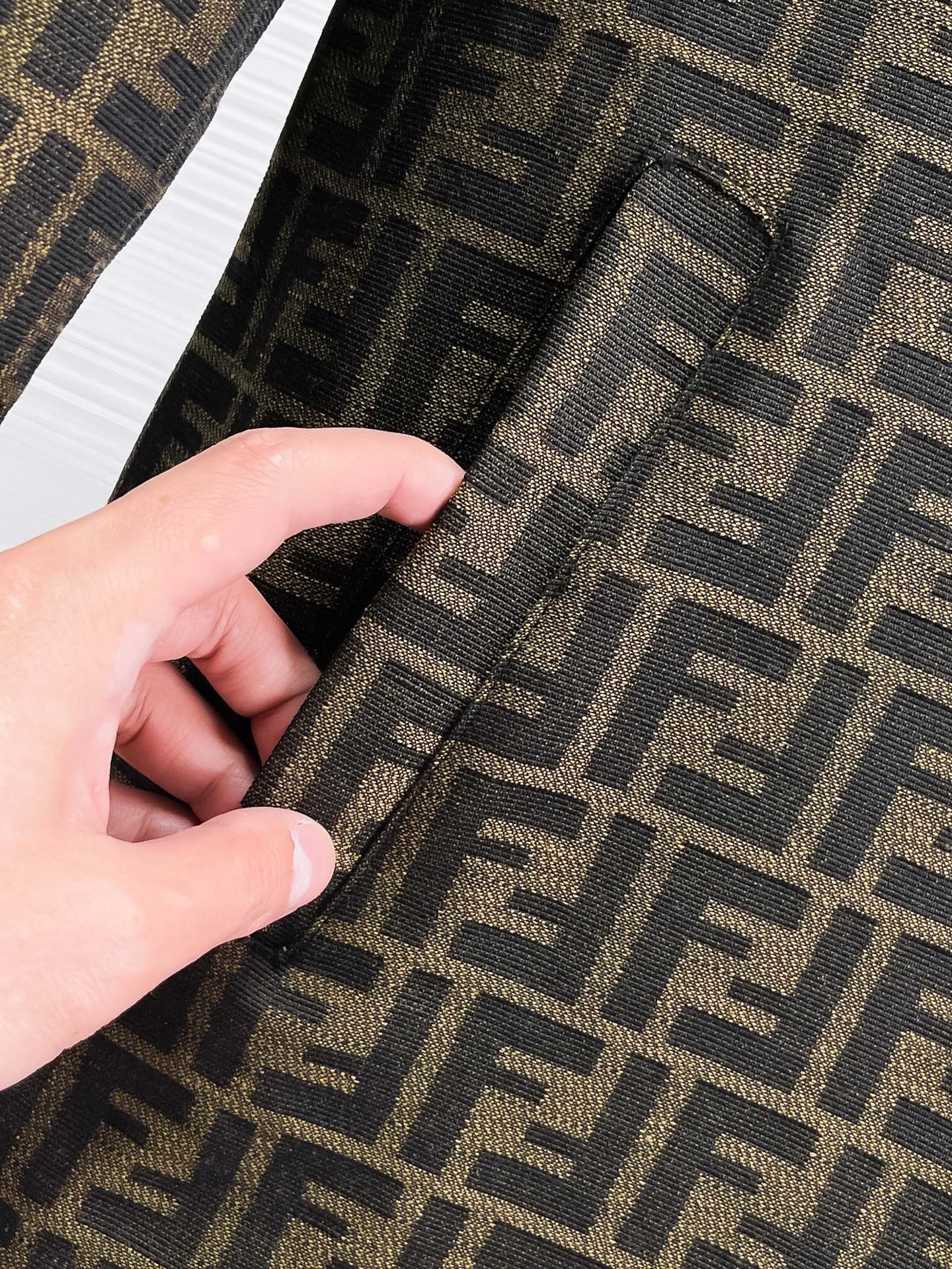 Hoodies & Sweatshirts